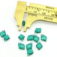 9x7mm Emerald Kite Briolettes