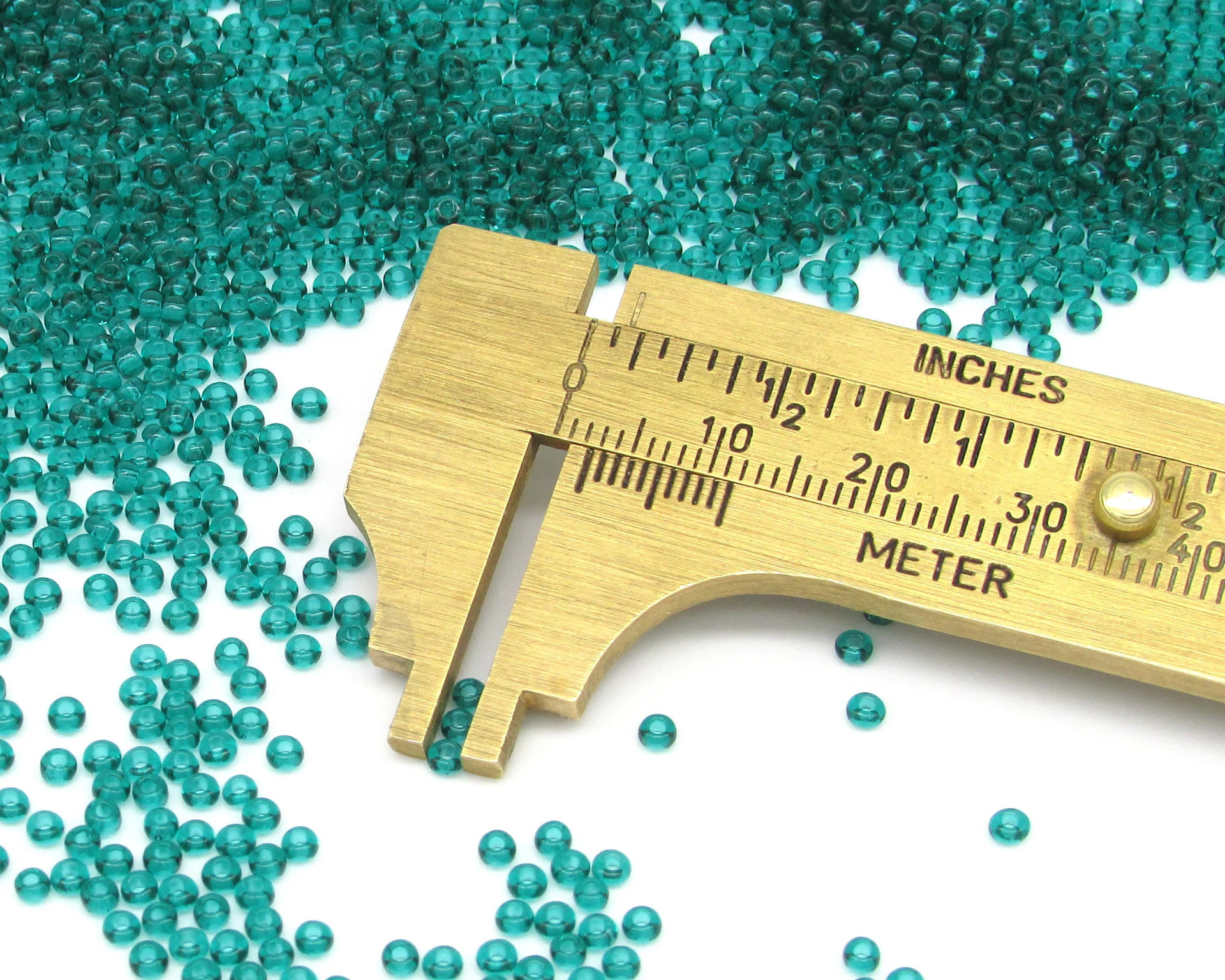 10/0 Round Seed Beads, Translucent Teal