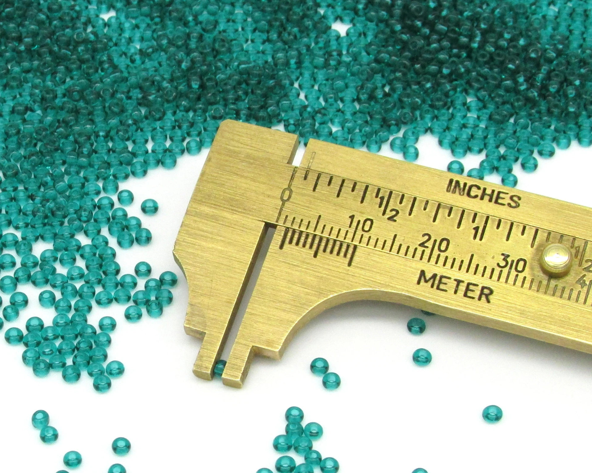 10/0 Round Seed Beads, Translucent Teal