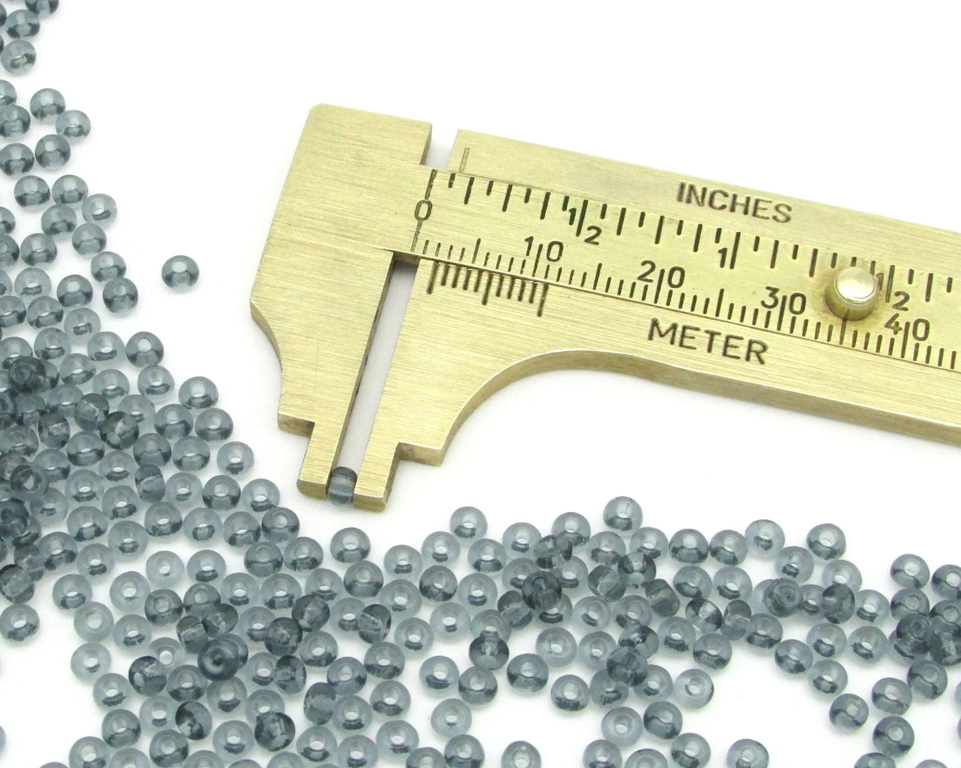 10/0 Tiny Seed Beads, Translucent Gray