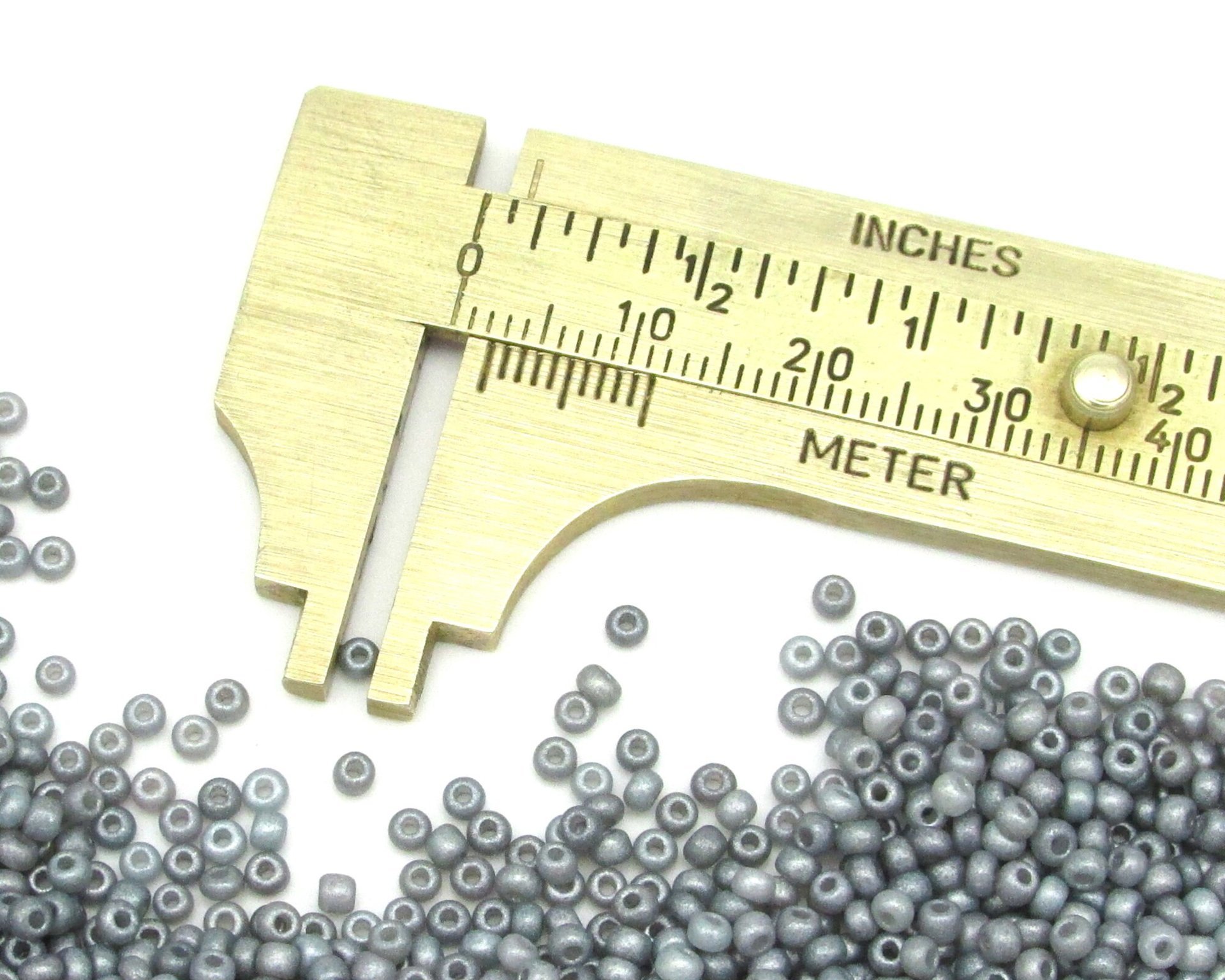 11/0 Seed Beads, Opaque Gray Pearl Matte
