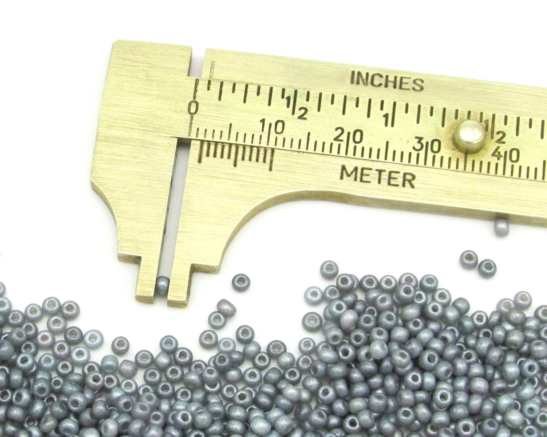 11/0 Seed Beads, Opaque Gray Pearl Matte