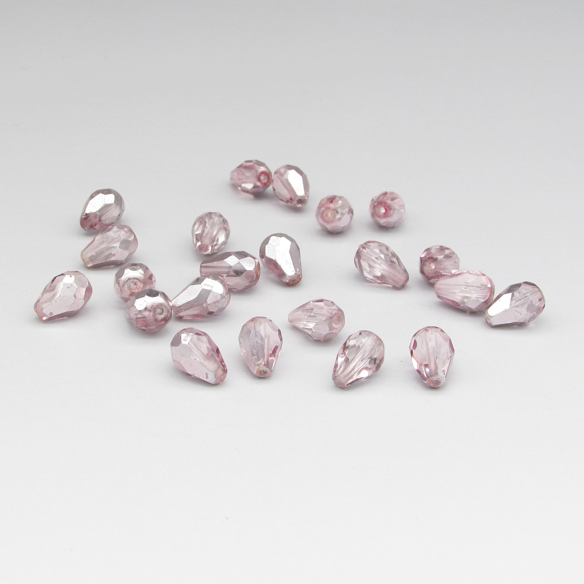 10x7mm Light Rose Silver Teardrop Glass Beads (22)