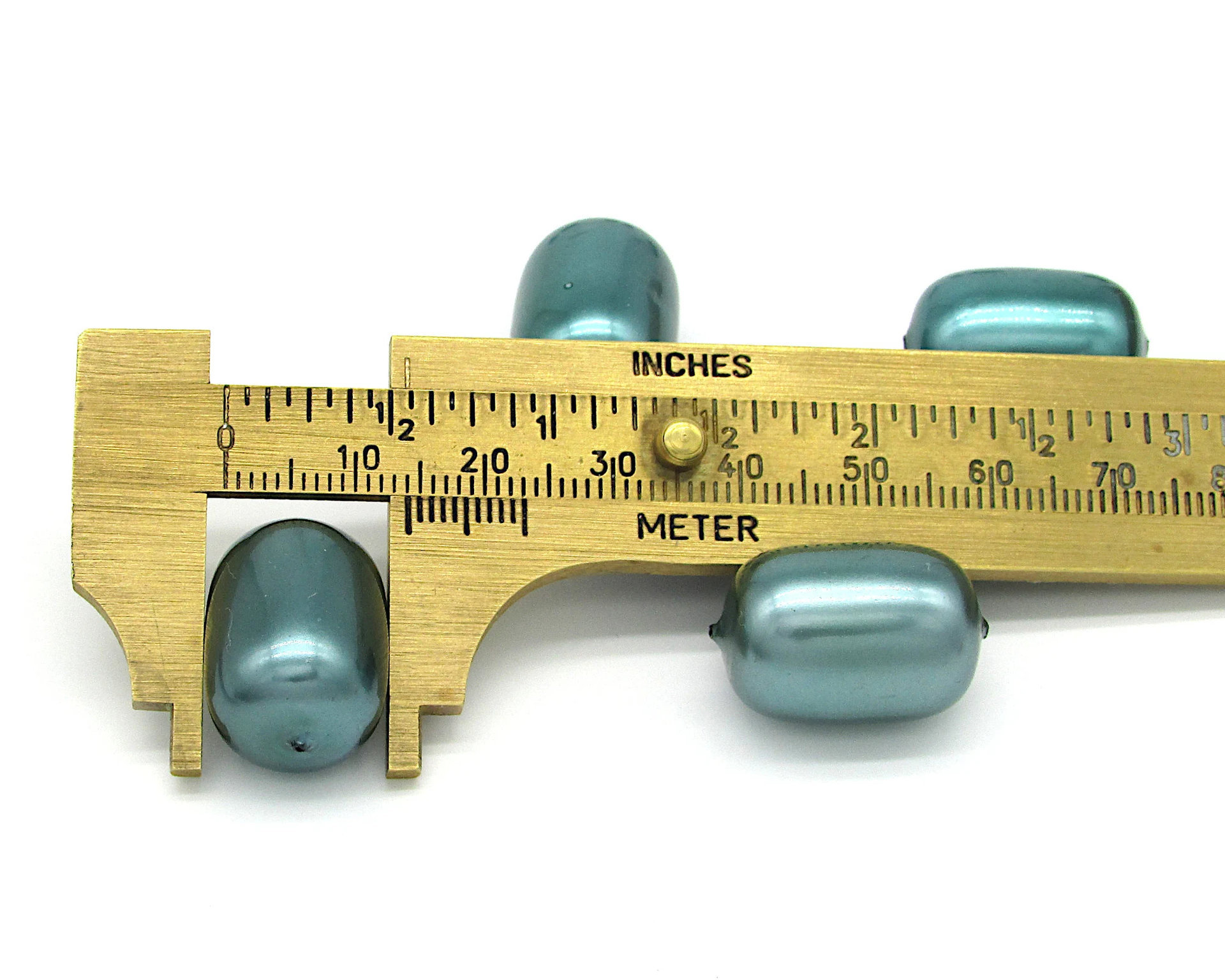 Vintage 20x14mm Teal Plastic Pearl Barrel Beads