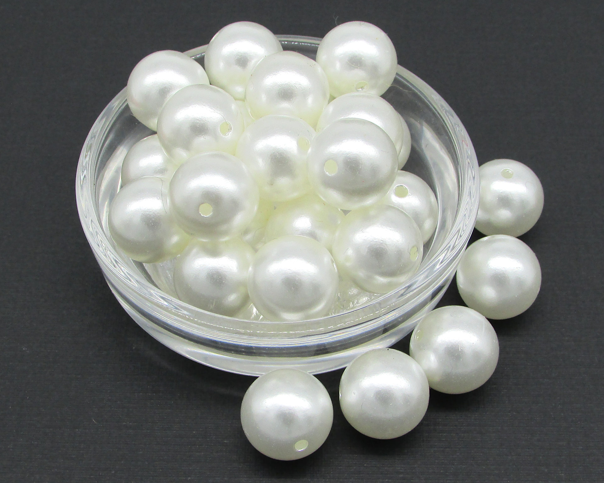 13.5mm Round White Faux Pearls, Vintage Opaque Lustre Plastic Beads