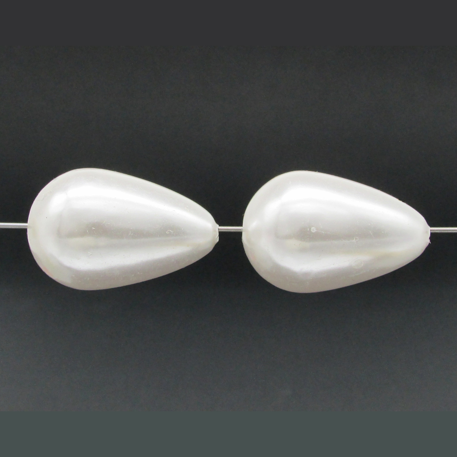 26.5x17mm Teardrop Beads, Vintage White Plastic Pearls