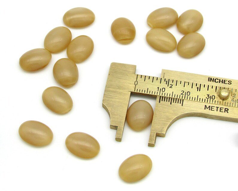 Vintage 14x10.5mm Oval Glass Stones, Beige Moonglow