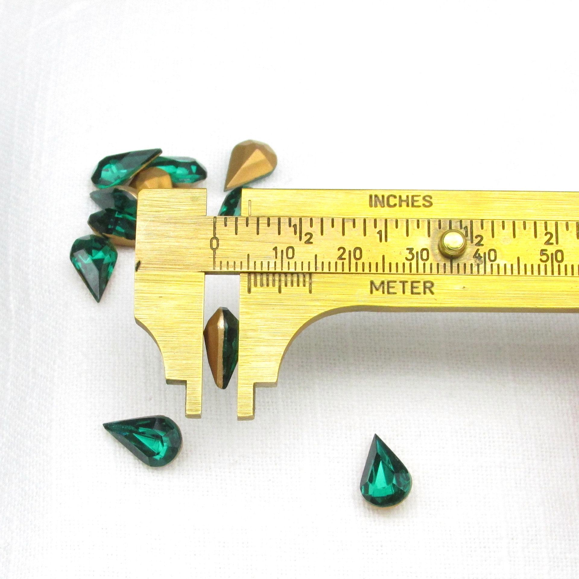 Emerald 13x7.8mm Pears, TTC Foiled Rhinestones