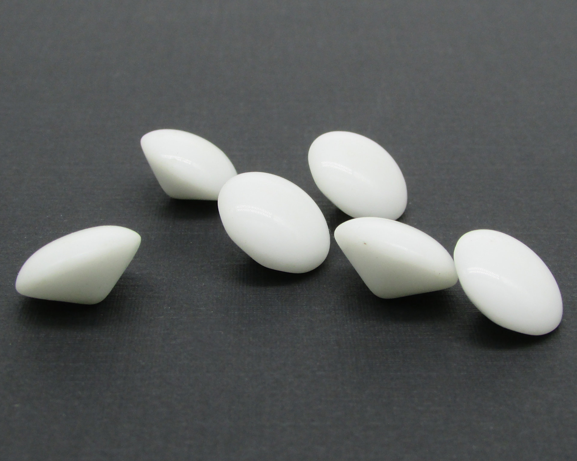 15mm Domed Chatons, Vintage White Point Back Stones