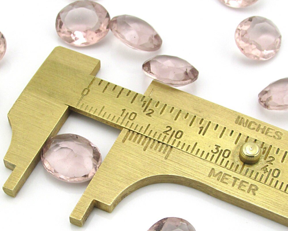 12x10mm Faceted Oval Rhinestones, Light Amethyst Unfoiled Point Back Dentelles