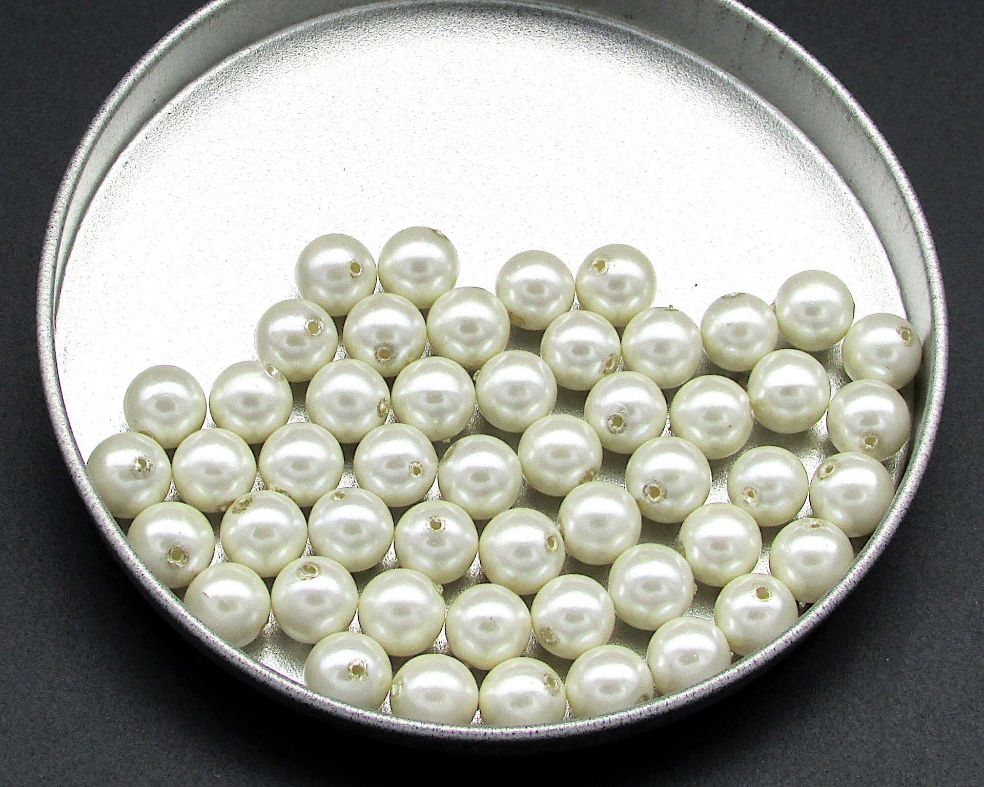 8mm Off White Vintage Faux Pearls (50pc)