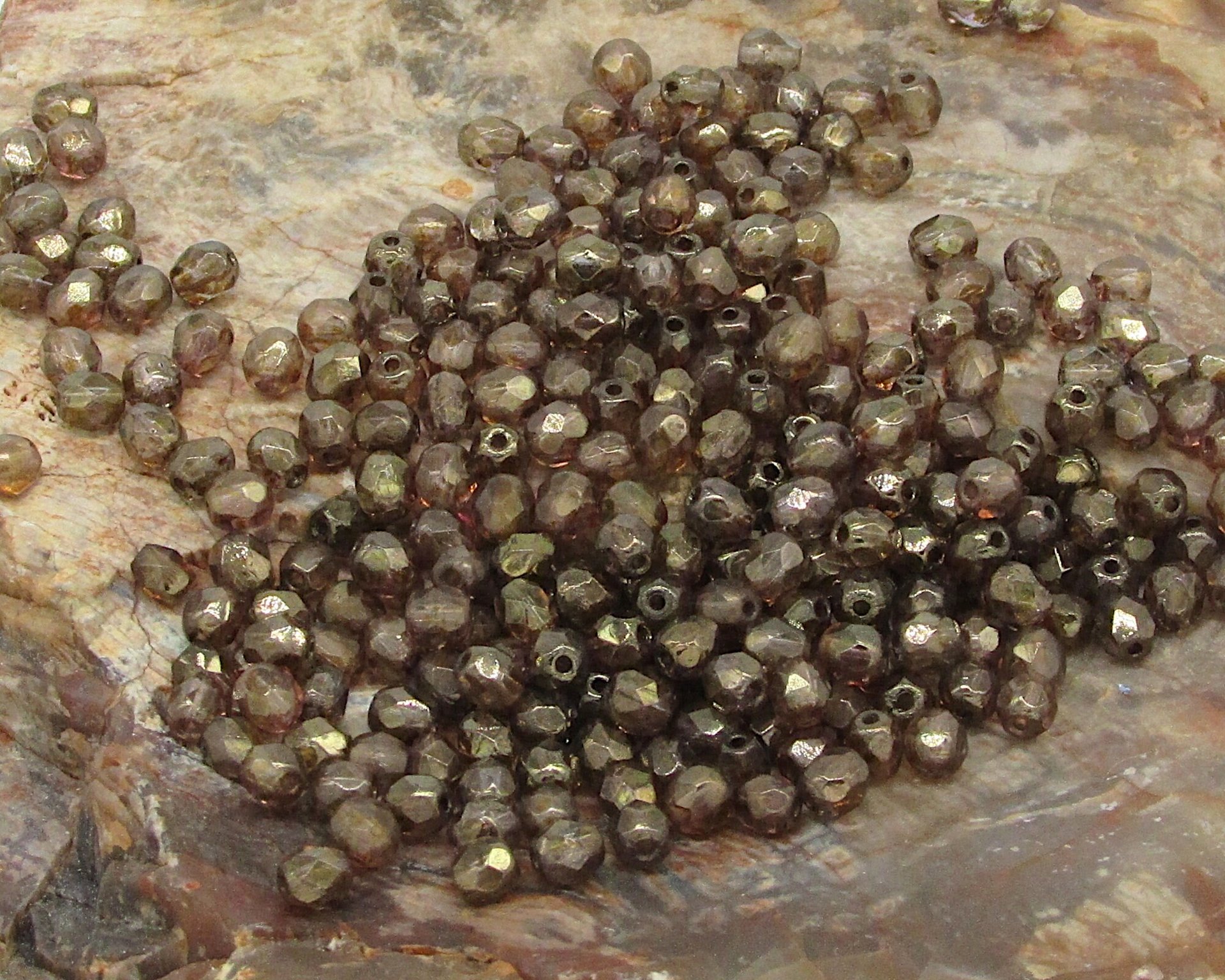 4mm Faceted Round Beads, Luminescent Brown Czech Glass (100)