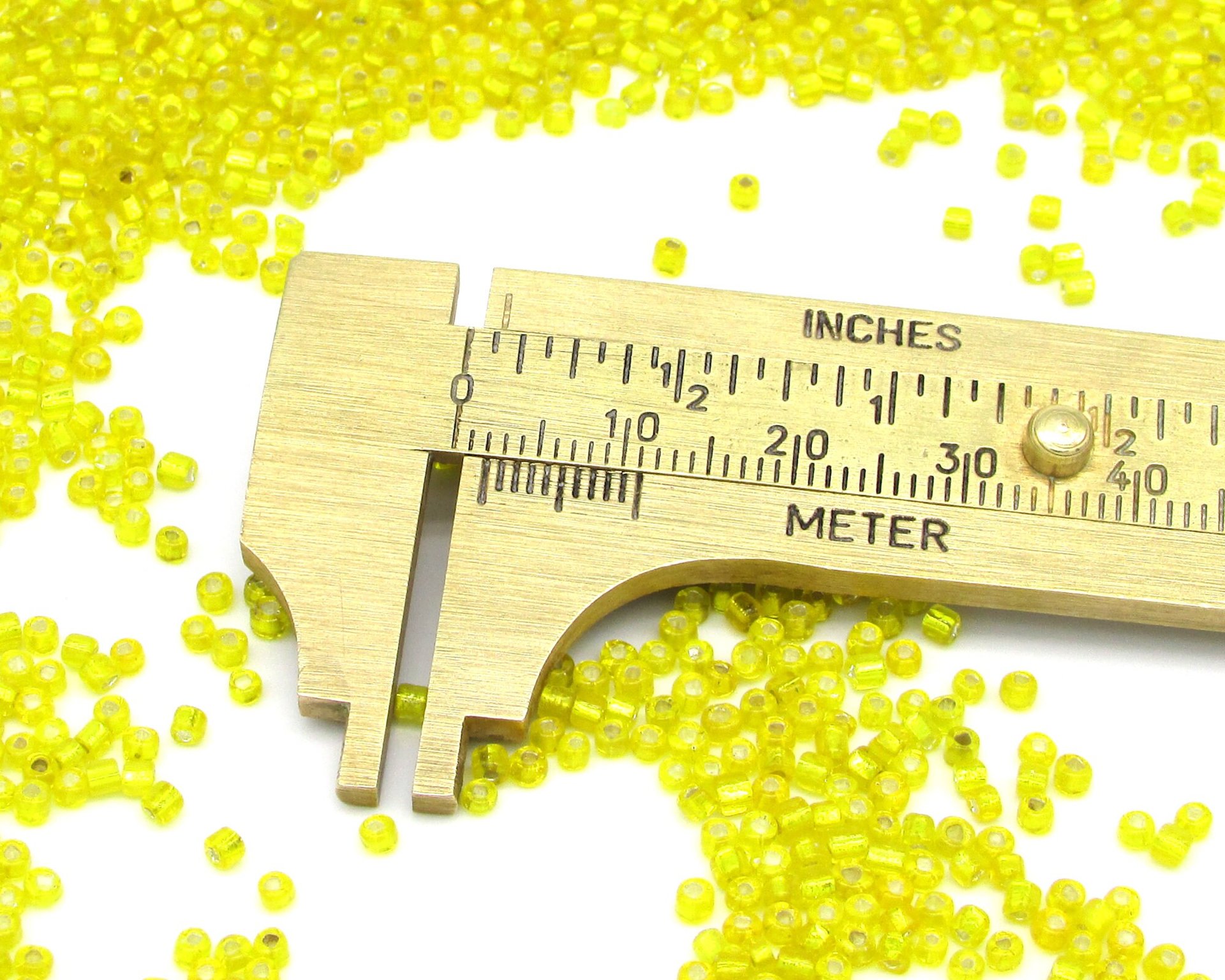 11/0 Seed Beads, Translucent Yellow