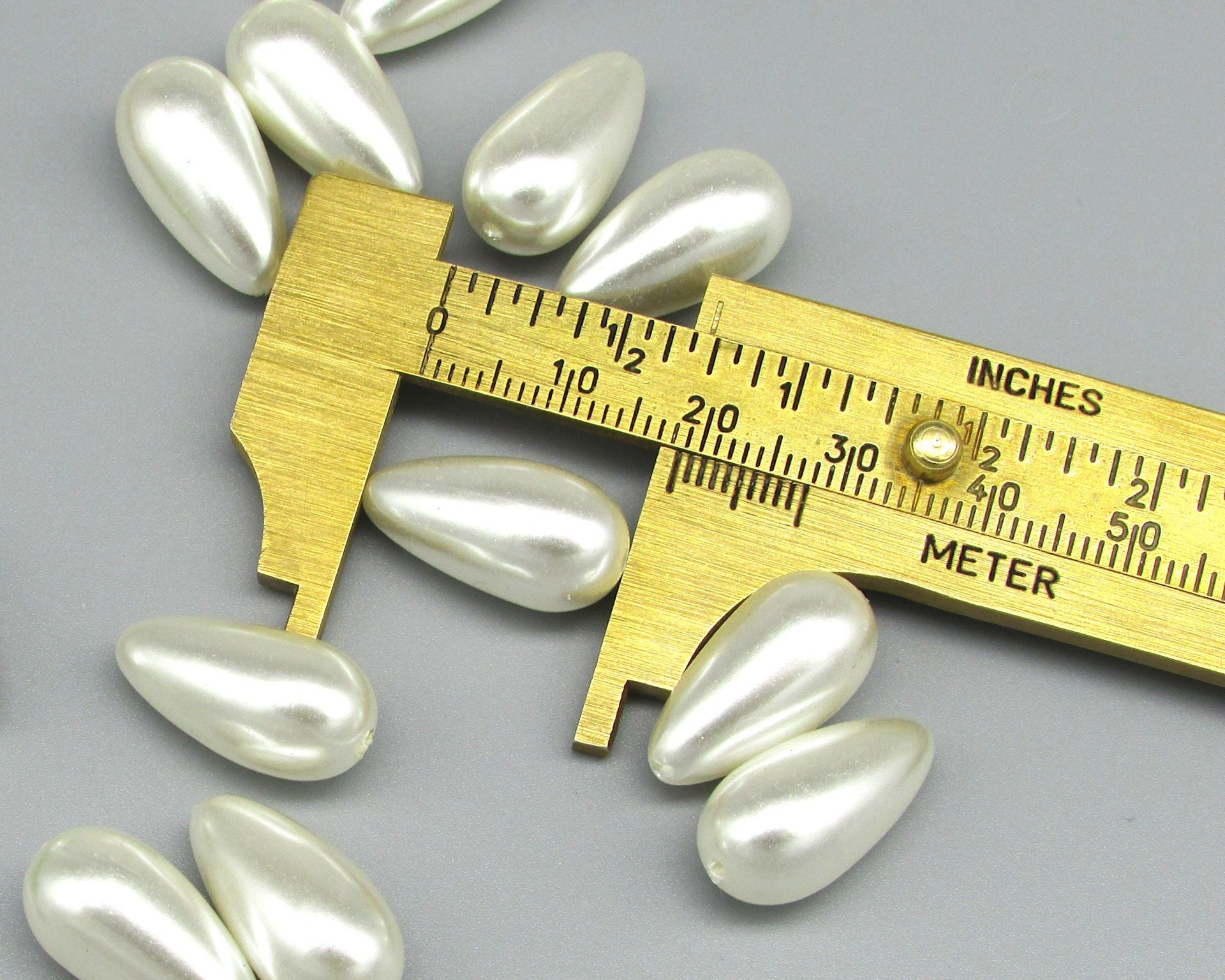 18.5x10mm Teardrops, Vintage Plastic Faux Pearl Beads