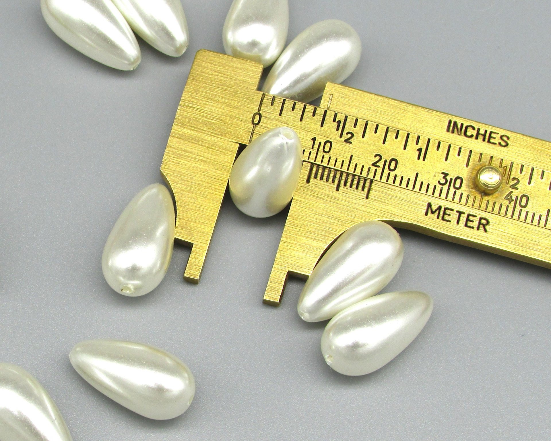 18.5x10mm Teardrops, Vintage Plastic Faux Pearl Beads