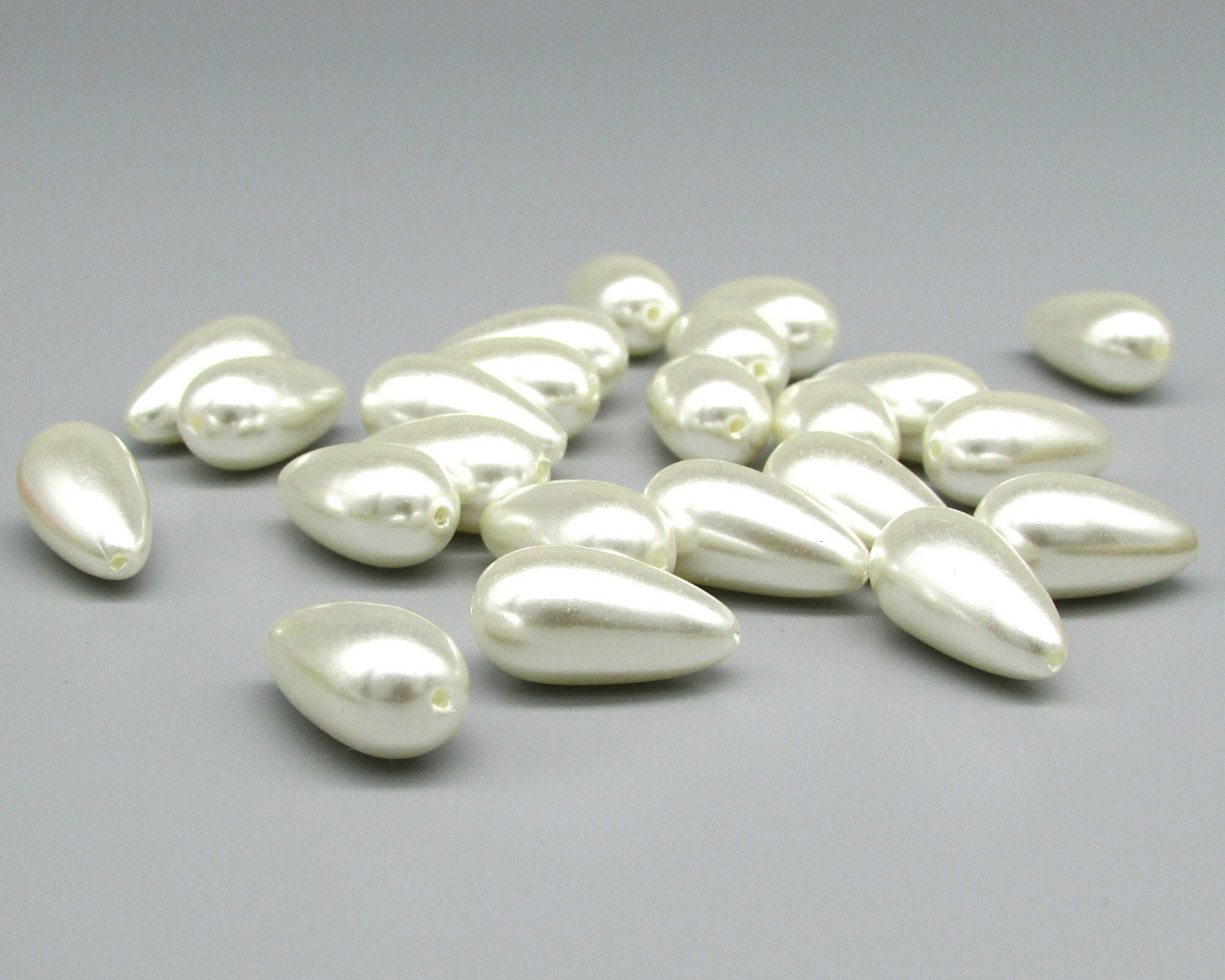 18.5x10mm Teardrops, Vintage Plastic Faux Pearl Beads