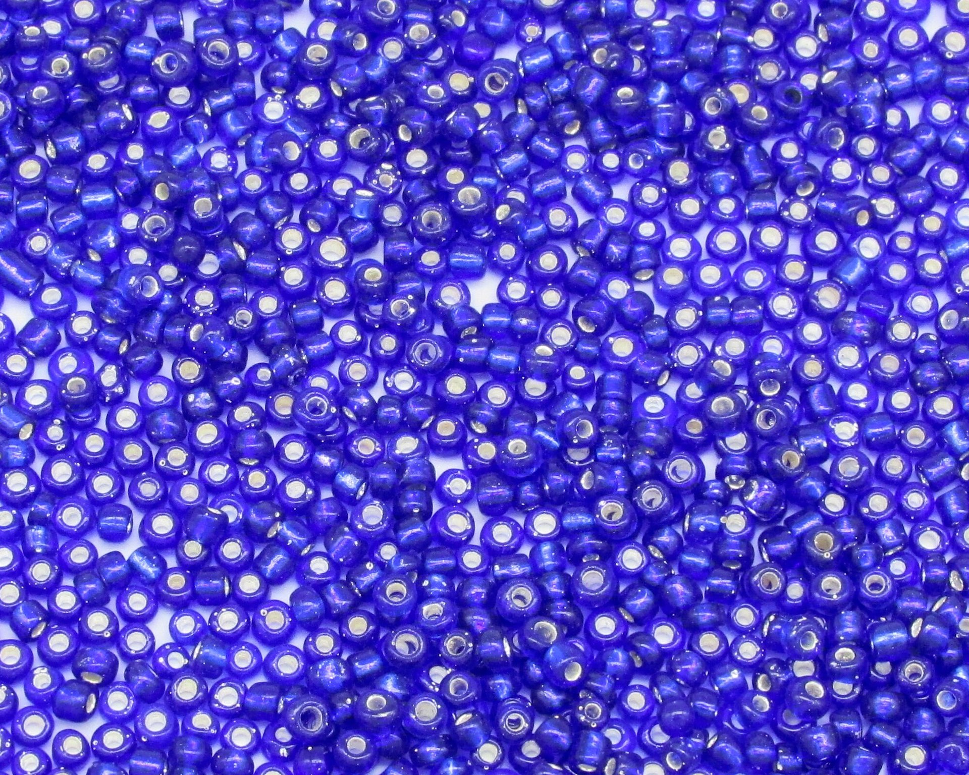 10/0 Round Seed Beads Silver Lined Navy Blue
