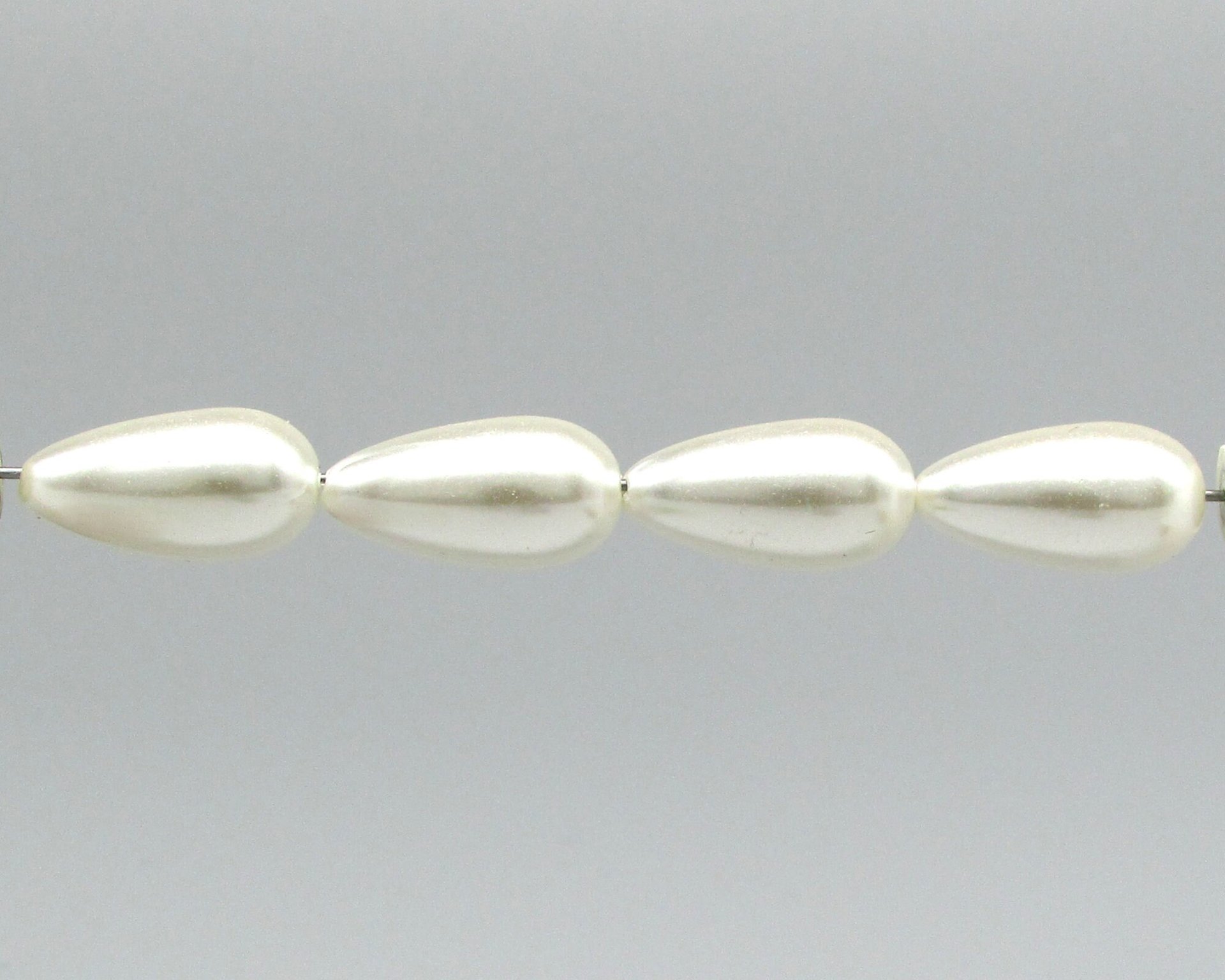 18.5x10mm Teardrops, Vintage Plastic Faux Pearl Beads