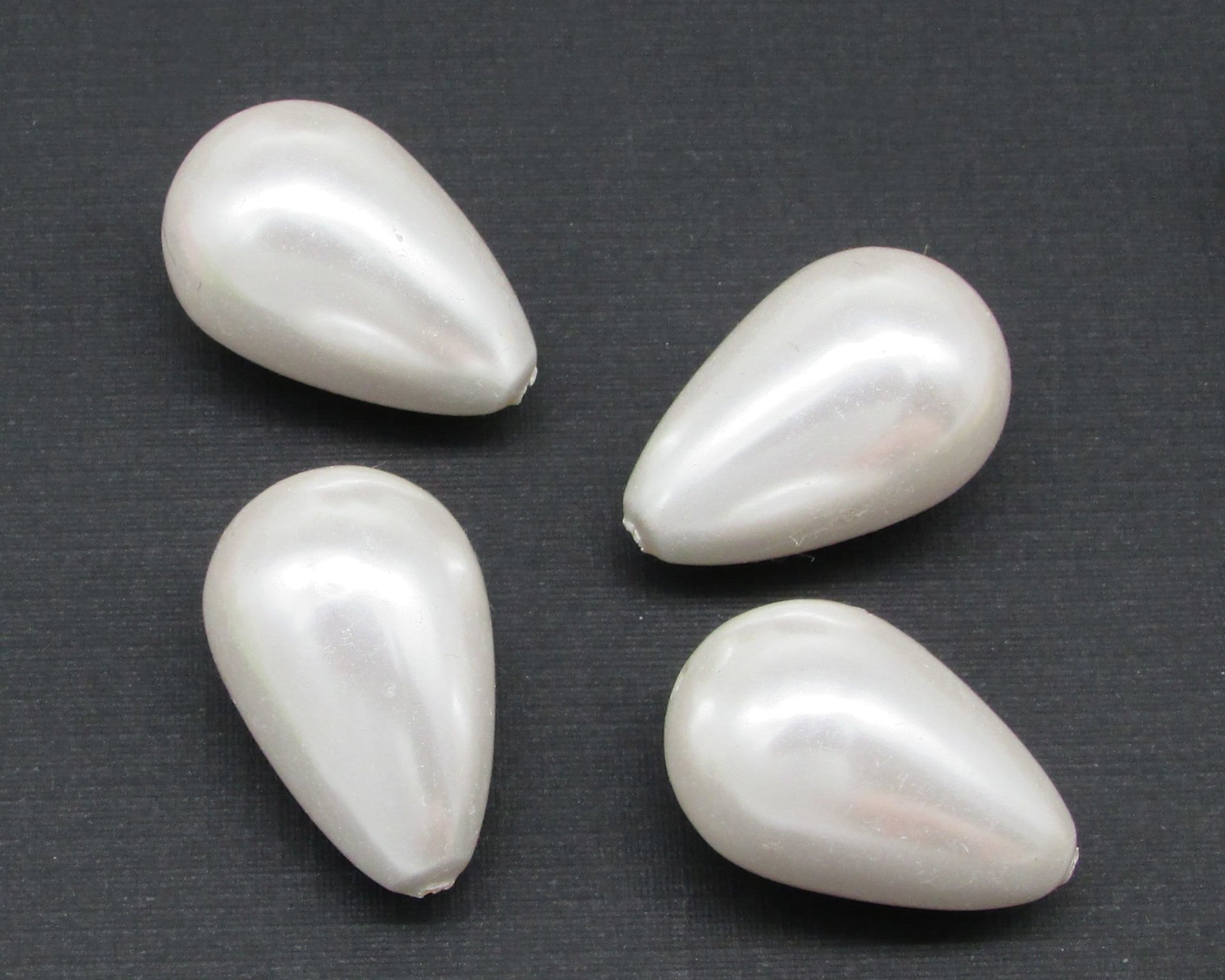 26.5x17mm Teardrop Beads, Vintage White Plastic Pearls