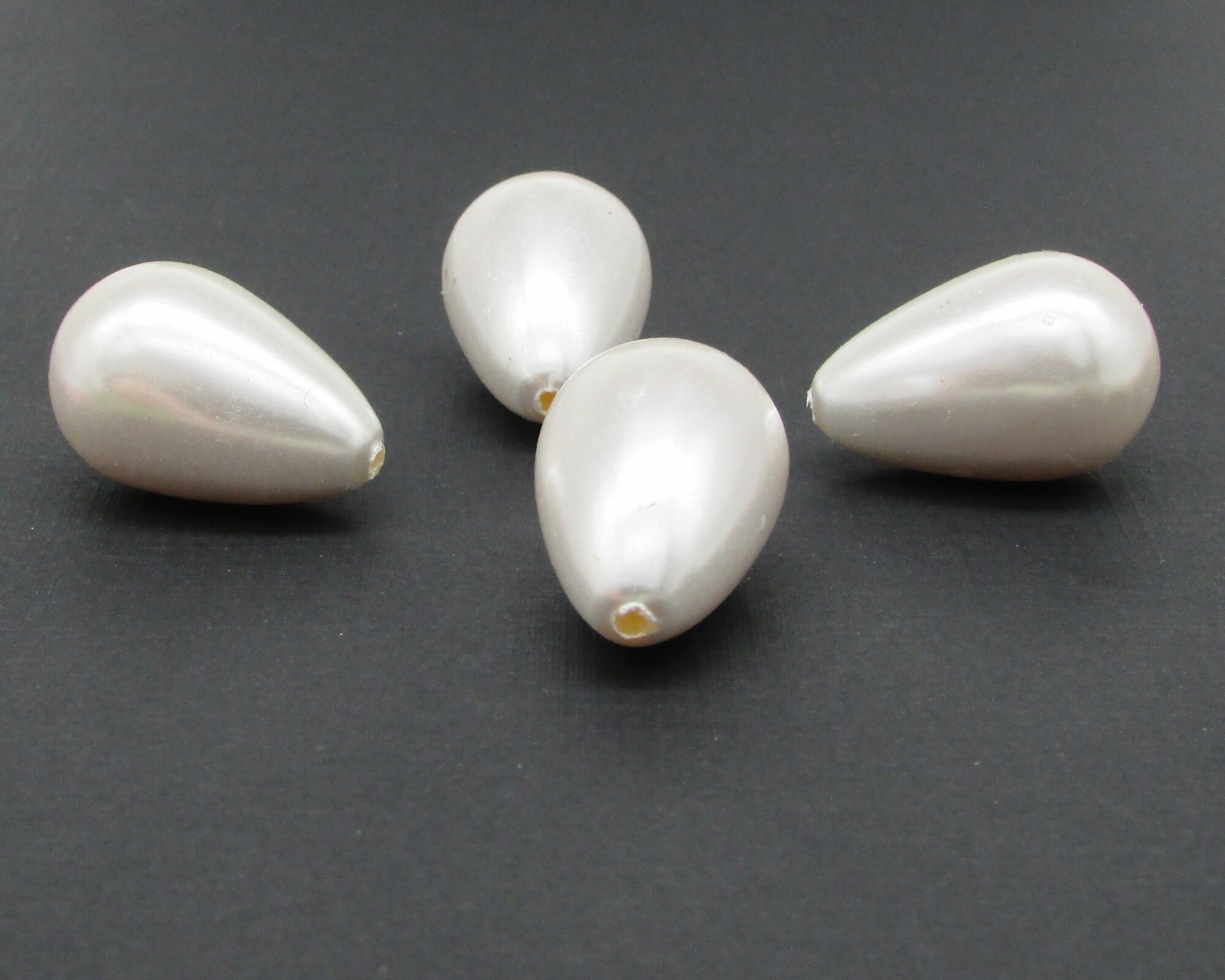 26.5x17mm Teardrop Beads, Vintage White Plastic Pearls