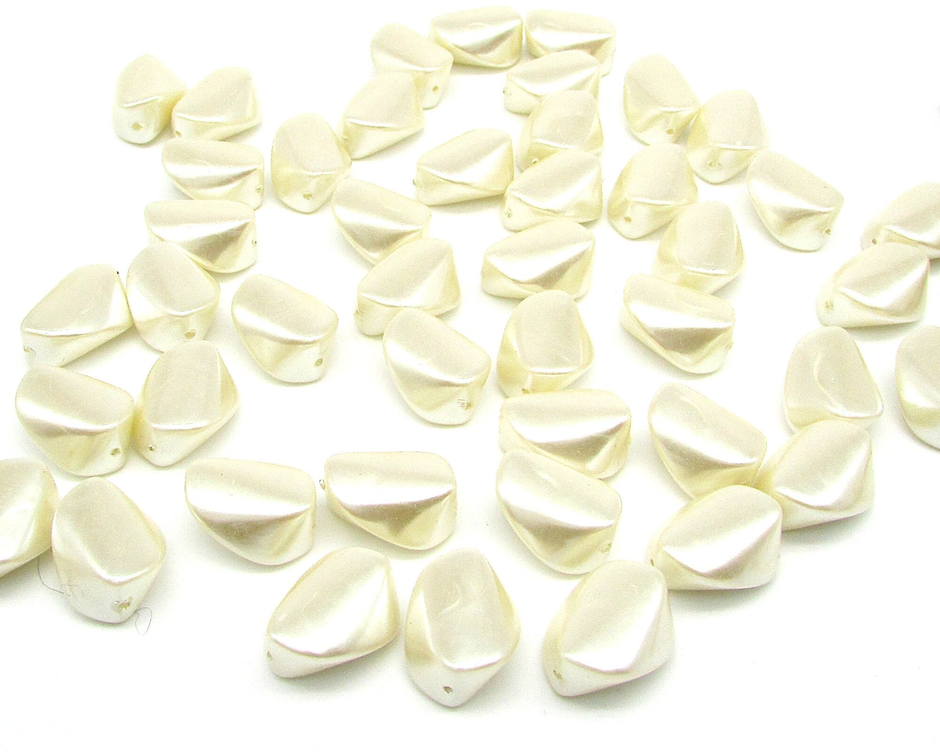 Cream Lustre 17.5x13mm Twist Beads, Vintage Plastic Pearls