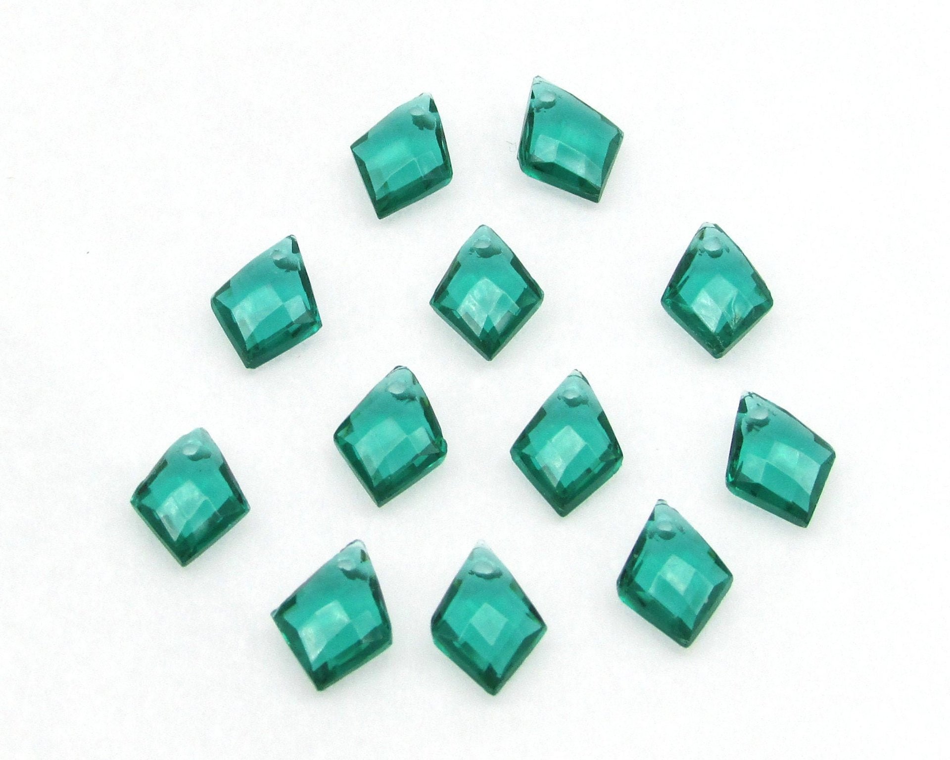 9x7mm Emerald Kite Briolettes