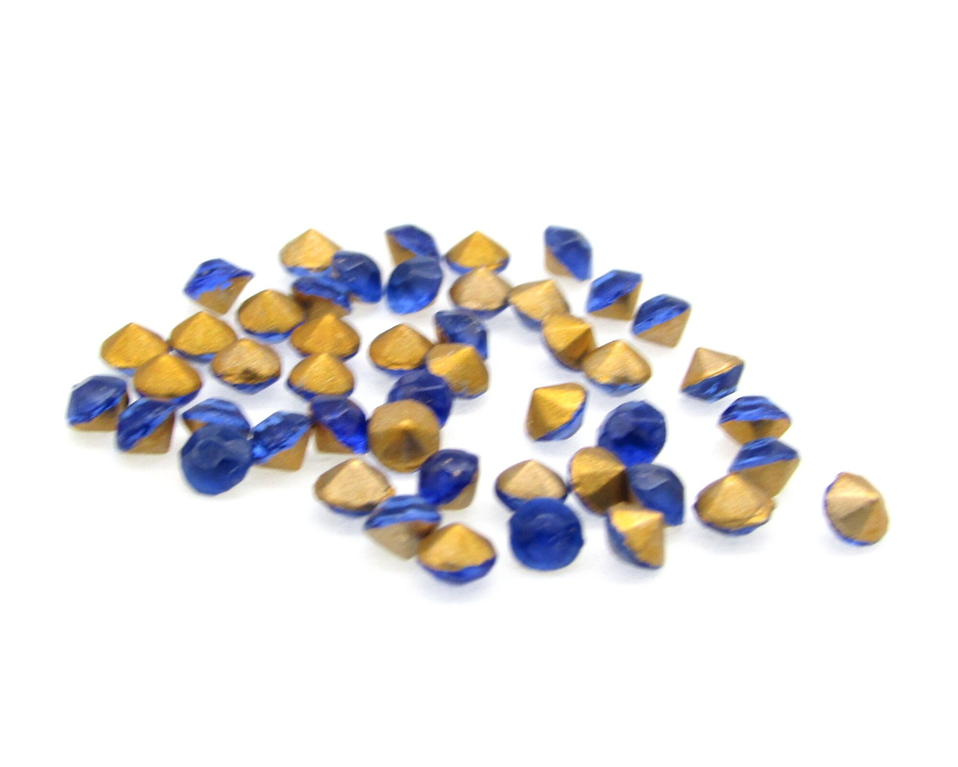 Vintage SS14 Foiled Sapphire Blue Rhinestone Chatons