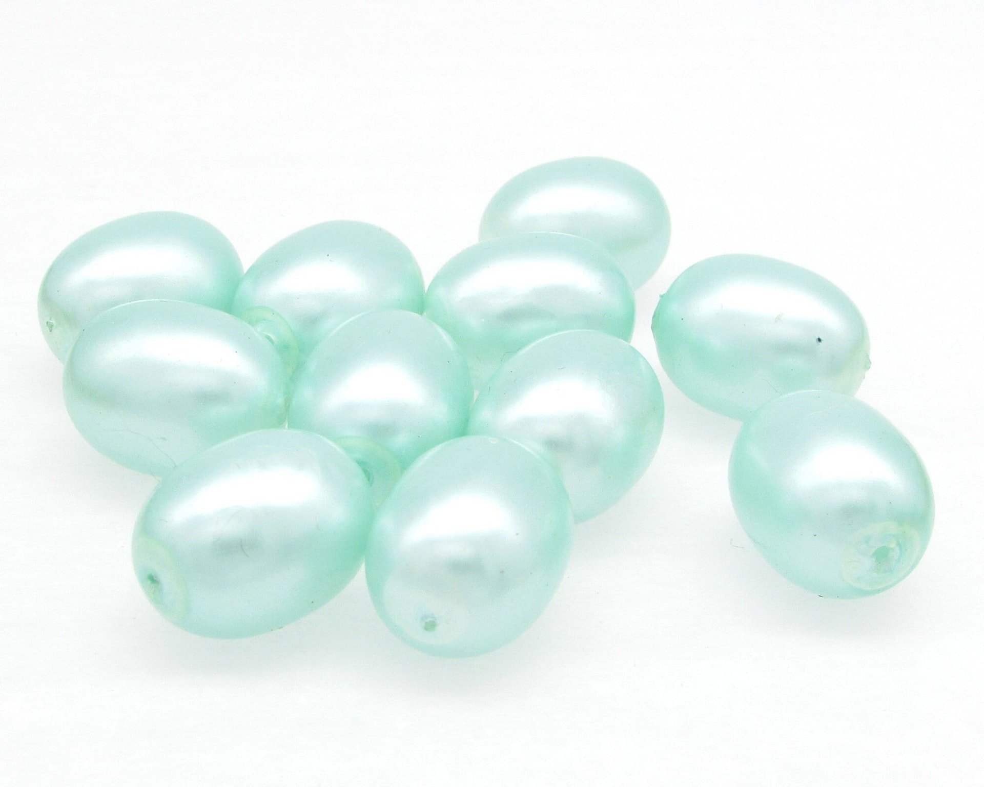 20x15mm Light Green Oval Beads, Large Vintage Plastic Pearls  (11)