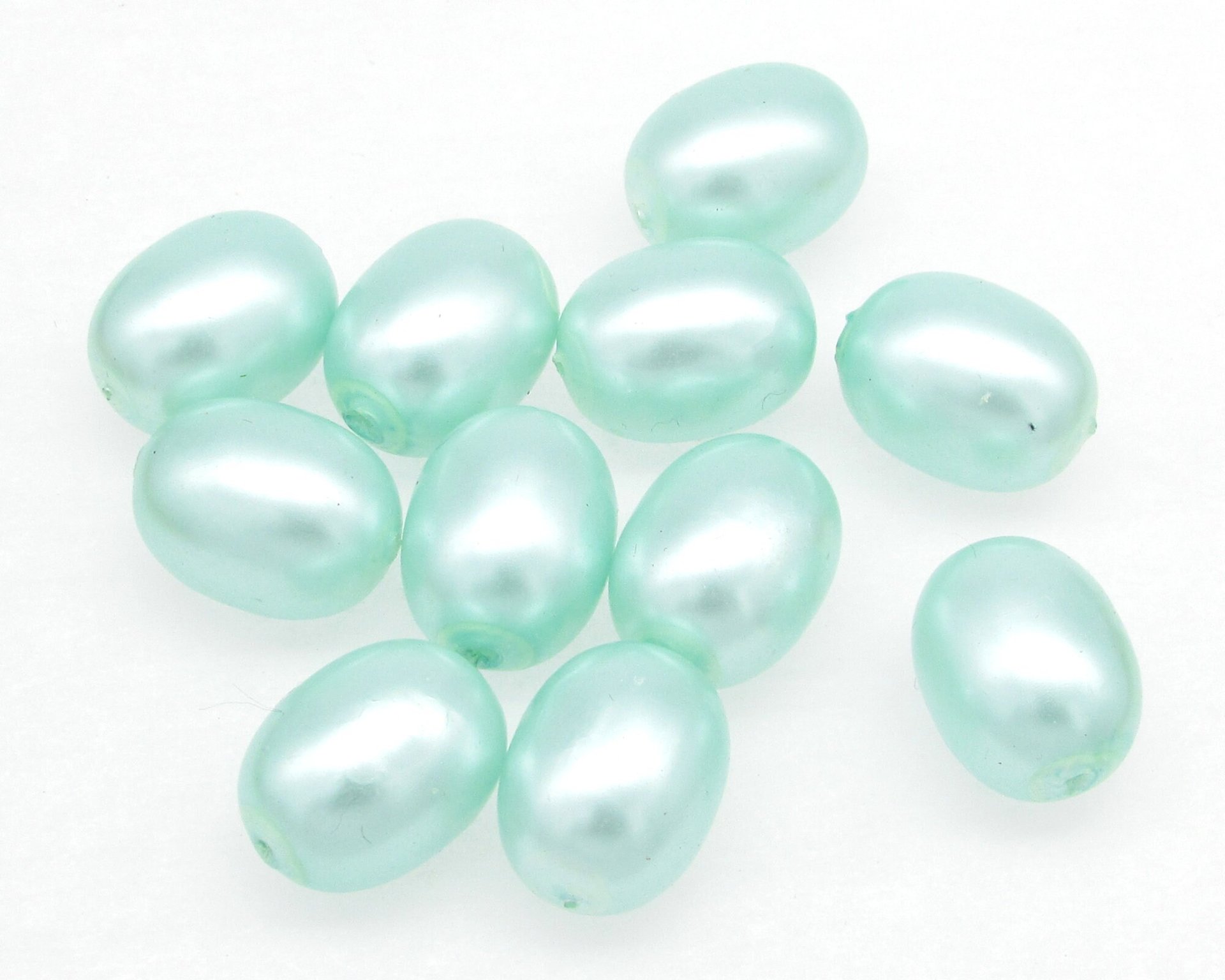 20x15mm Light Green Oval Beads, Large Vintage Plastic Pearls  (11)
