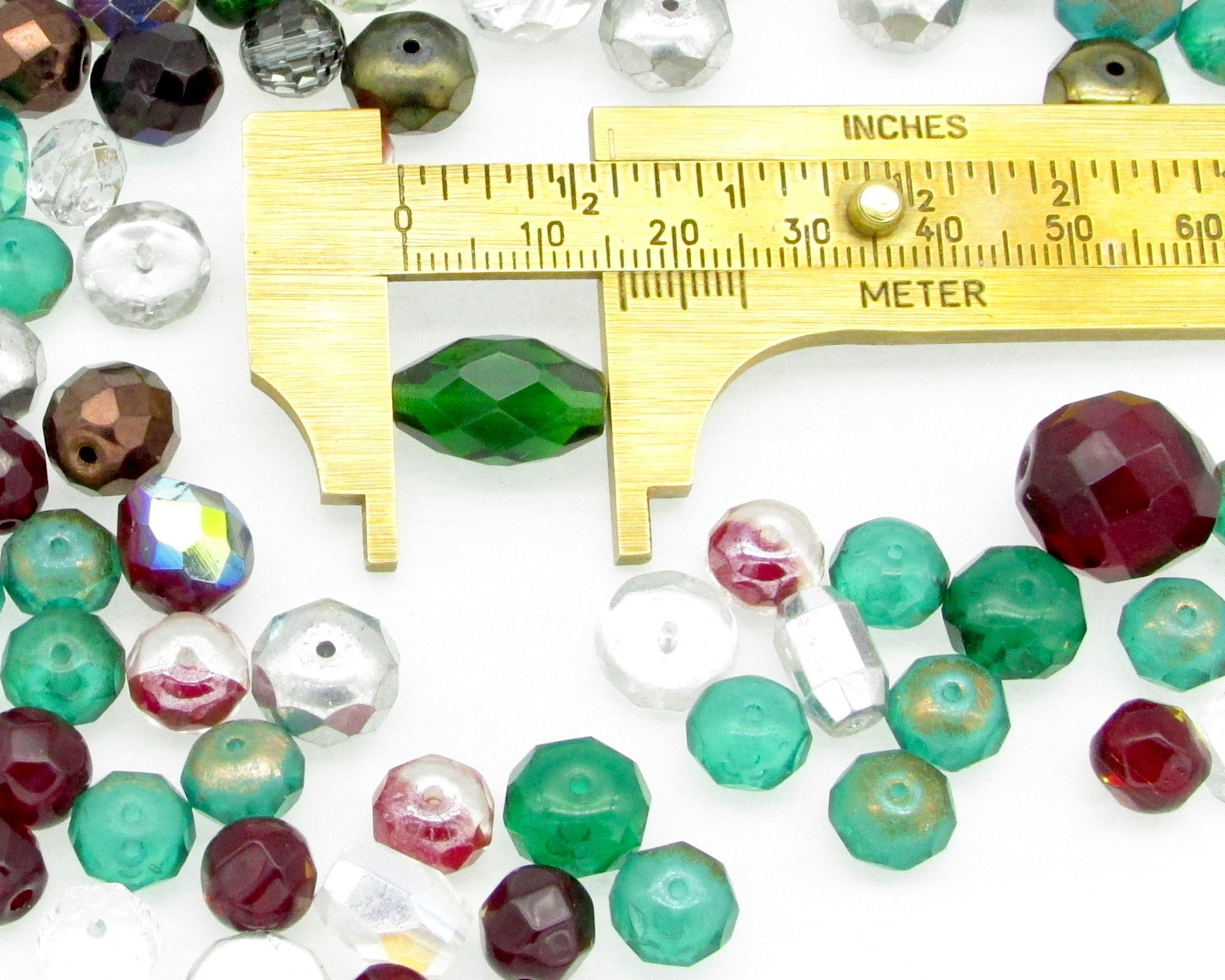 Faceted Christmas Bead Mix, 92pc Assorted Shapes