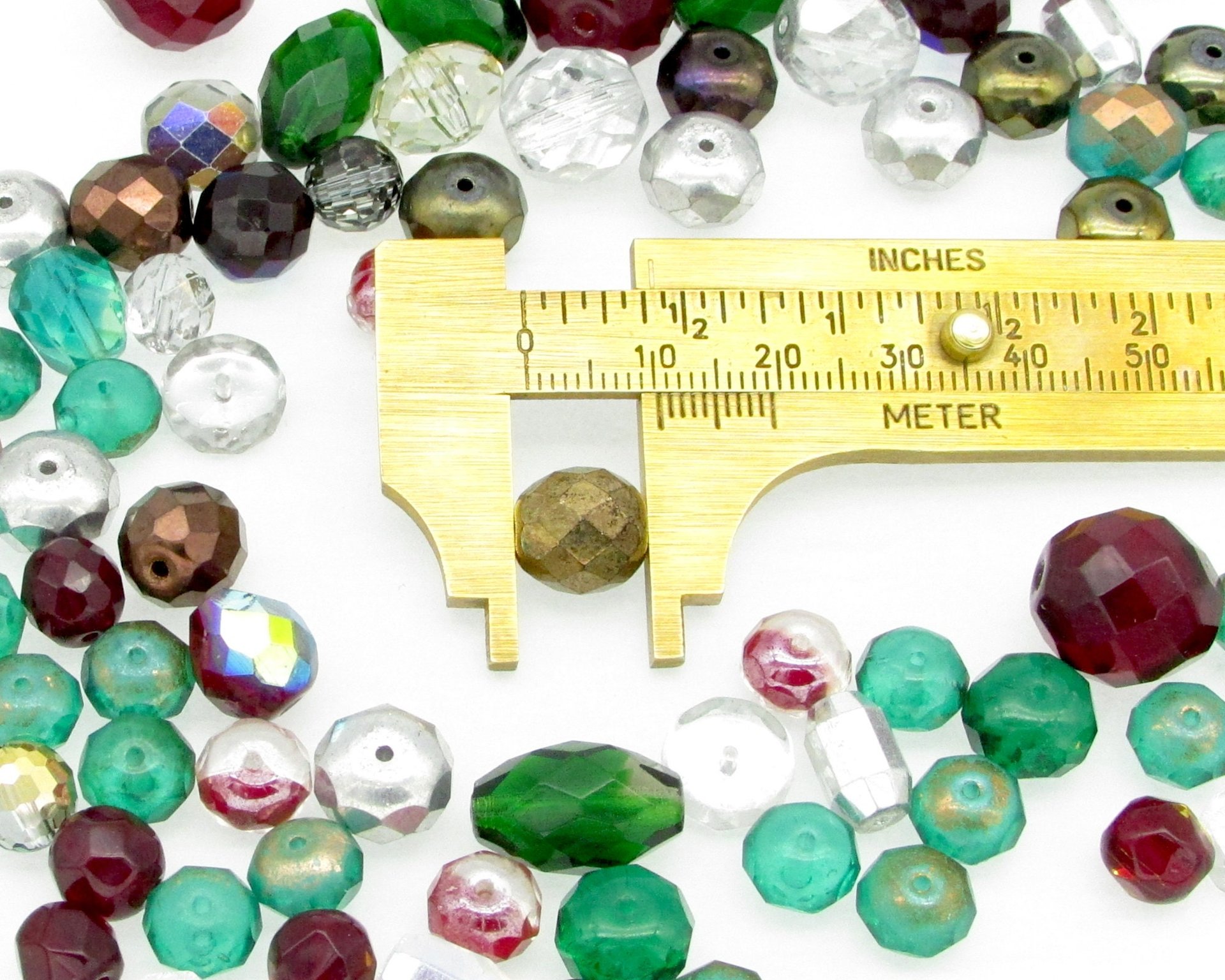 Faceted Christmas Bead Mix, 92pc Assorted Shapes