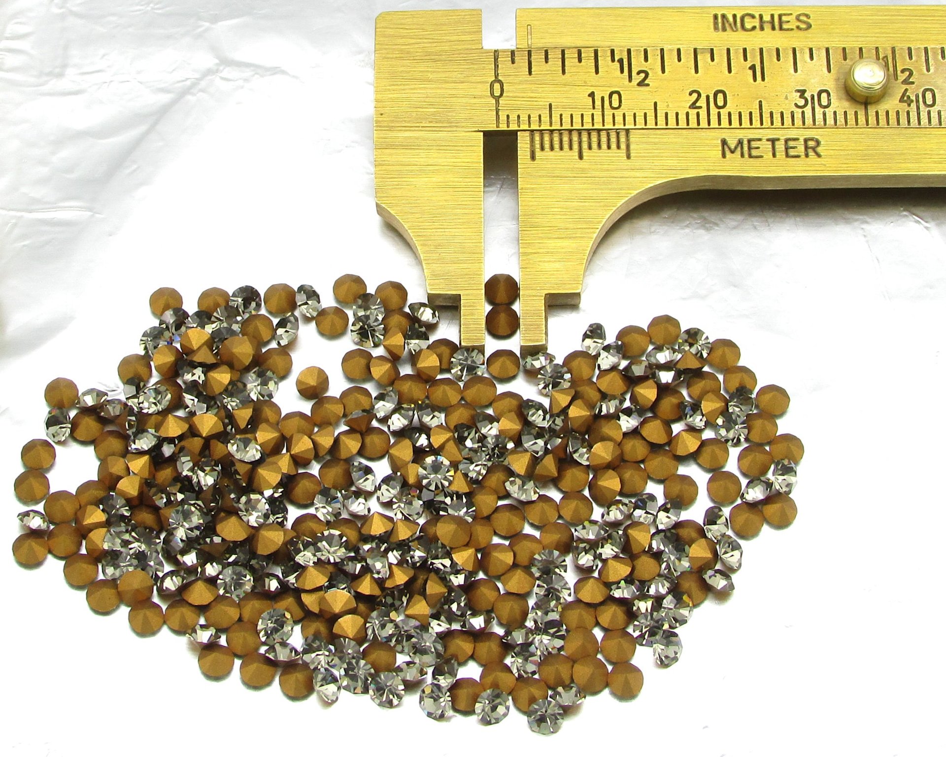 PP24 Black Diamond Foiled Rhinestone Chatons