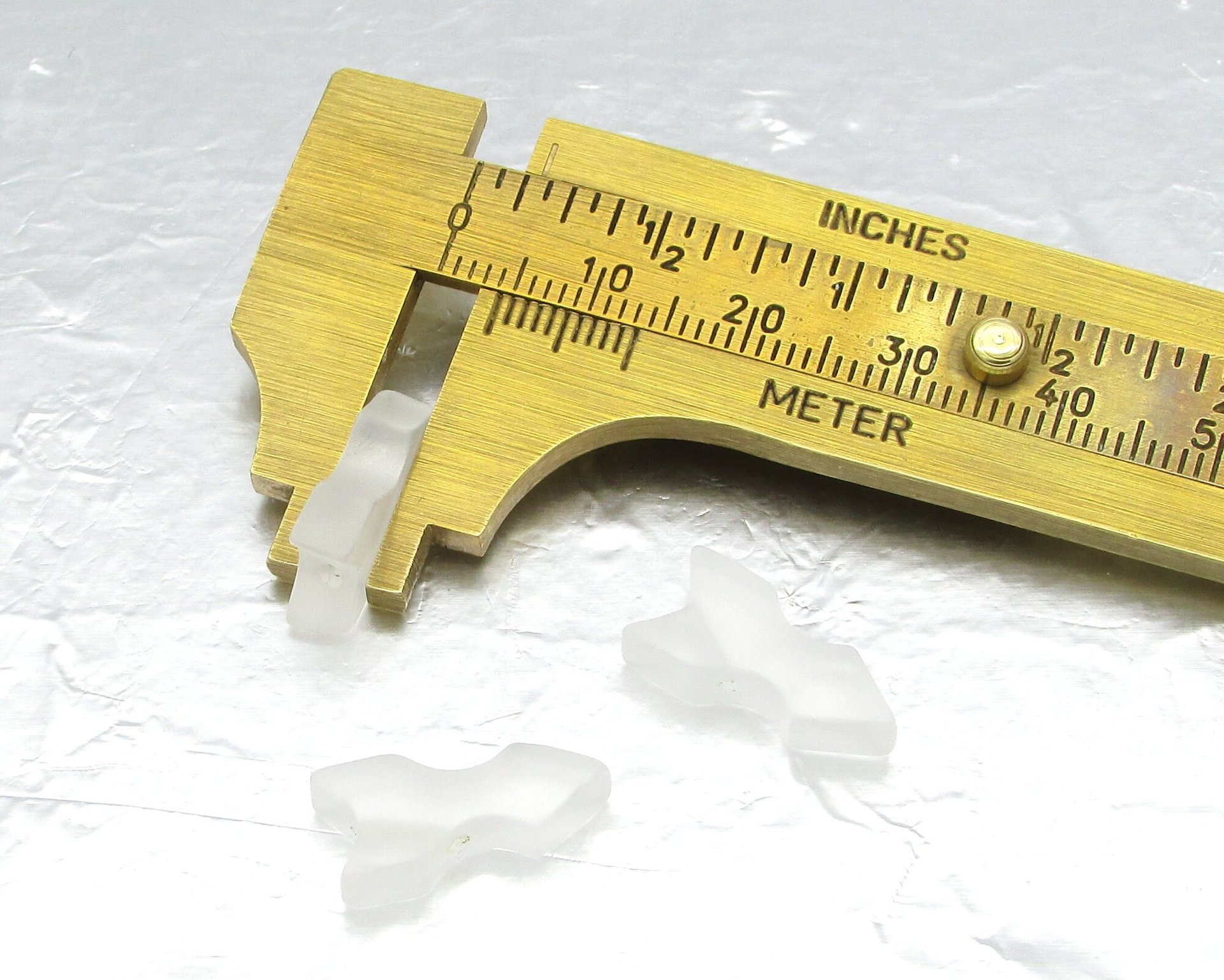 Vintage Matte Crystal Arrows, 17.5x8.5x4mm Flat Beads (3)