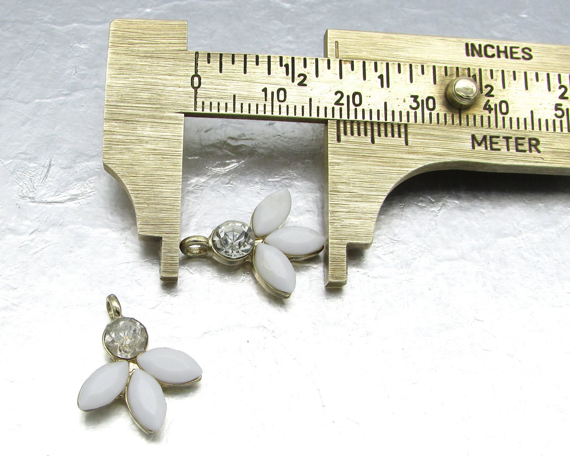 18.5mm Vintage Rhinestone Pendants