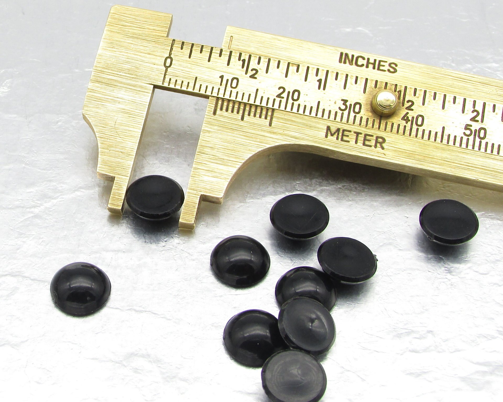 9.5mm Round Plastic Cabochons, Opaque Black Flat Back Vintage Embellishments (10)