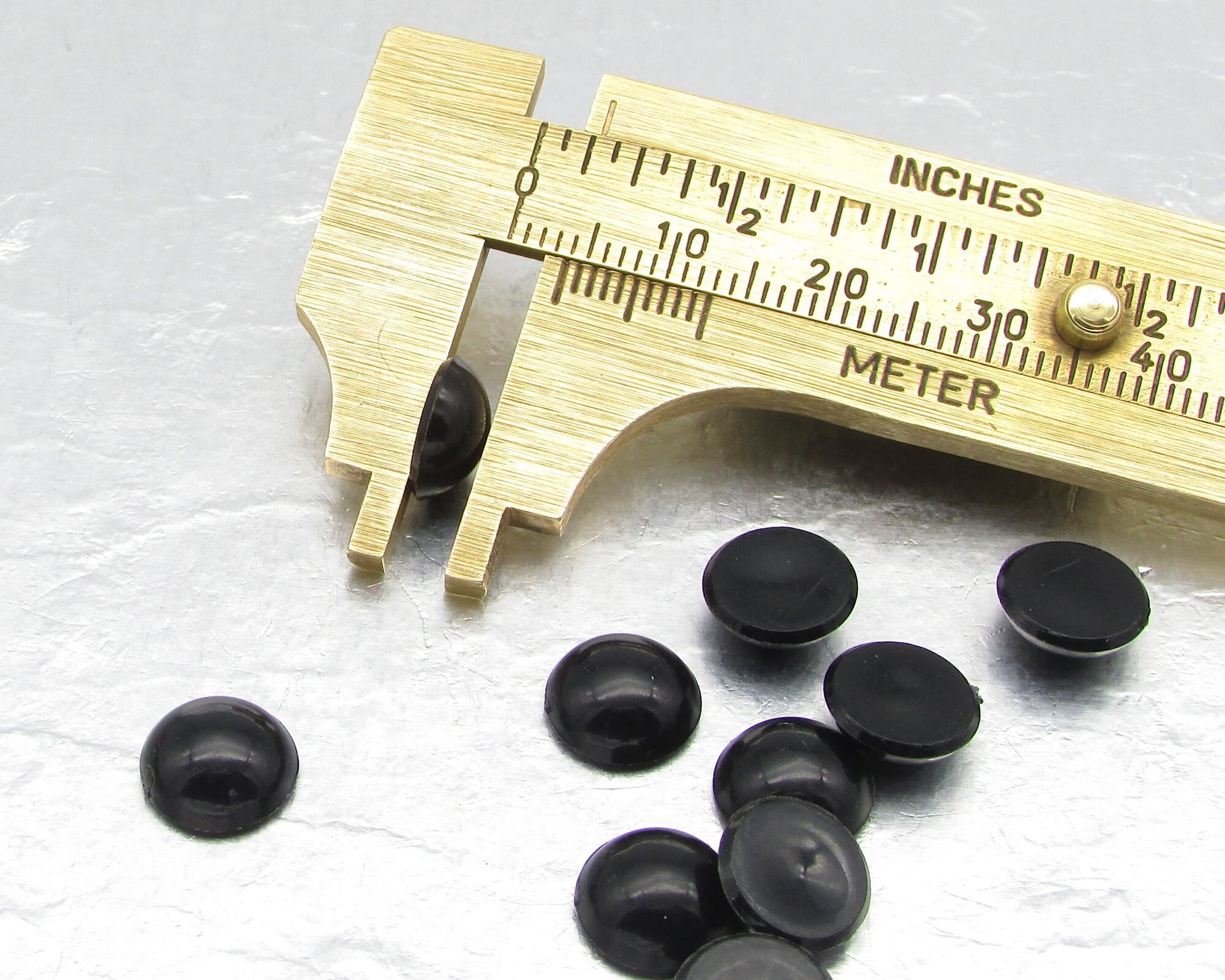 9.5mm Round Plastic Cabochons, Opaque Black Flat Back Vintage Embellishments (10)