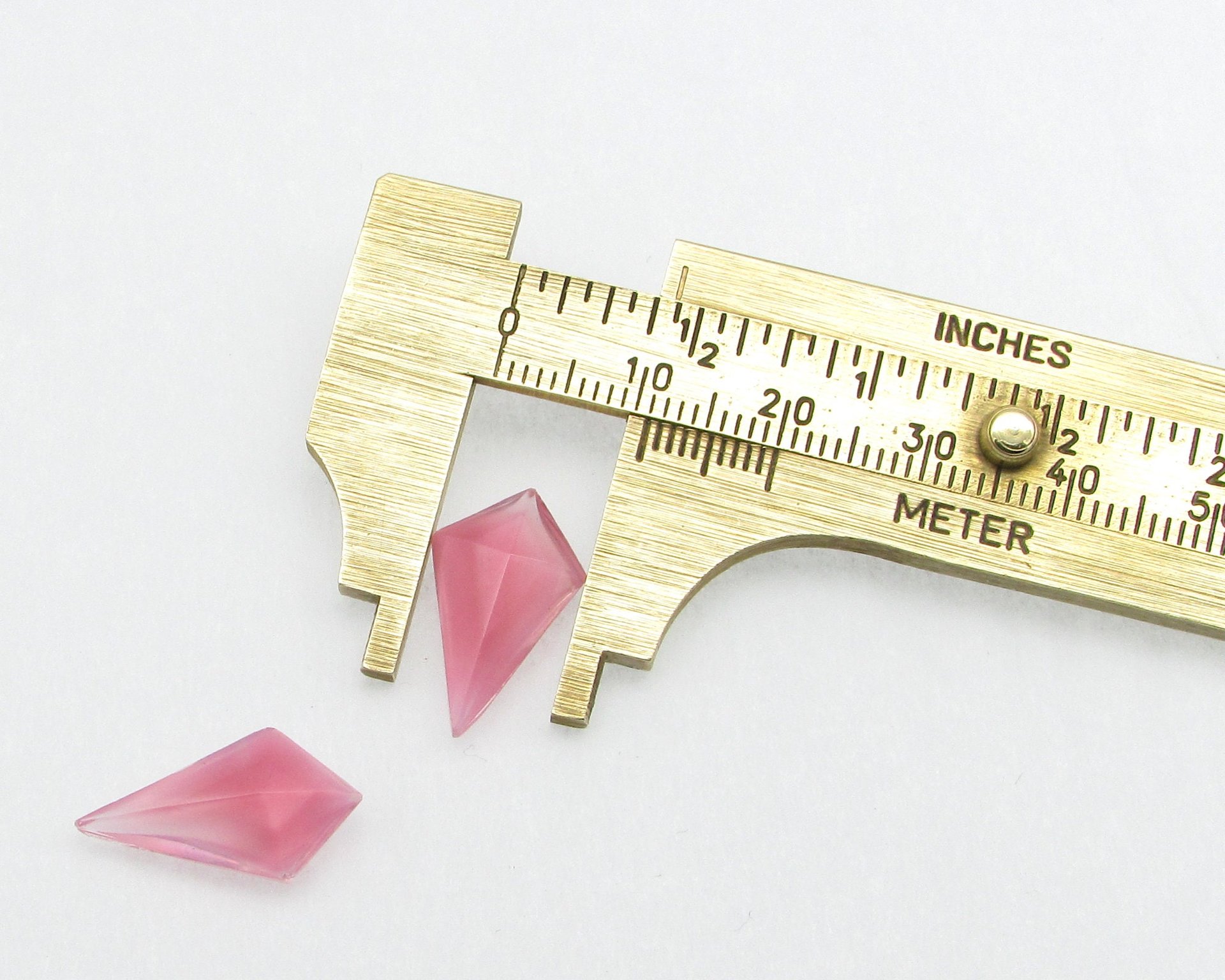 19x11mm Kite Point Back Glass Gems, Moonglow Cab-Top Unfoiled Rhinestones