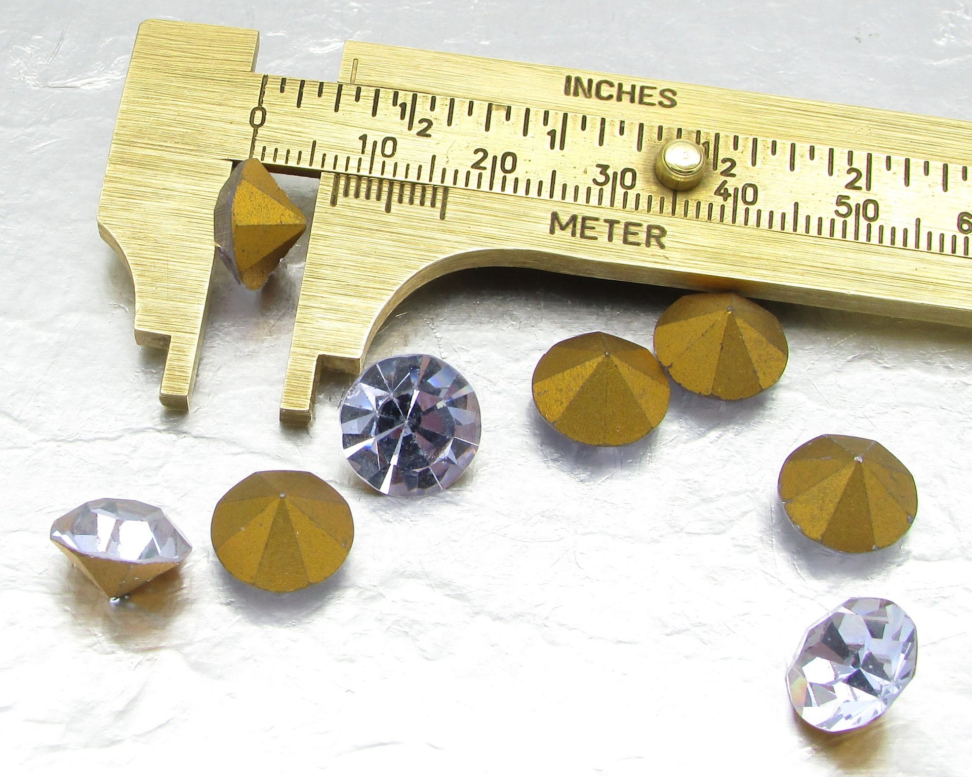 48ss Light Blue Rhinestone Chatons, Vintage Faceted Point Backs