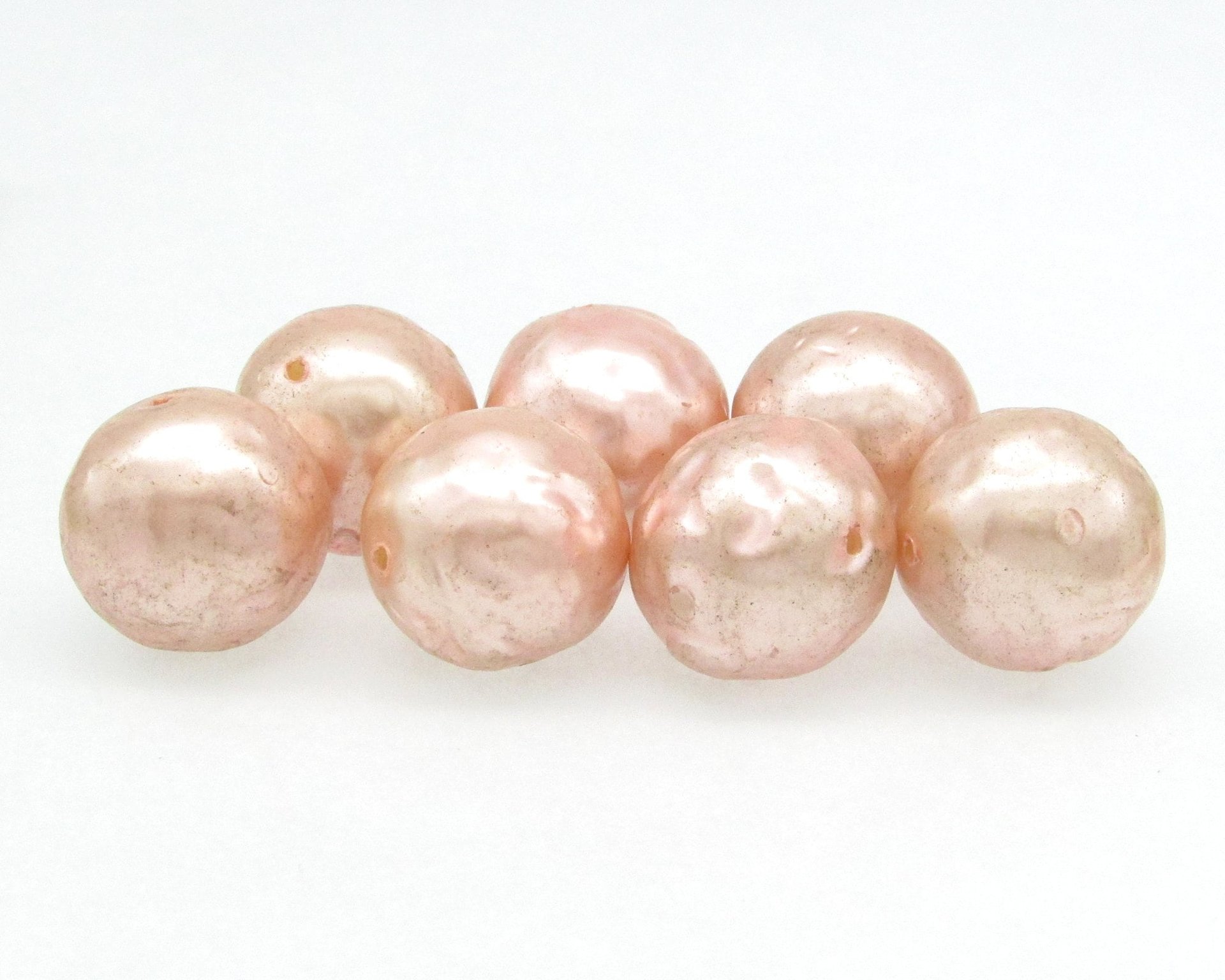 Vintage 19mm Round Peachy Pink Plastic Pearl Beads (7)