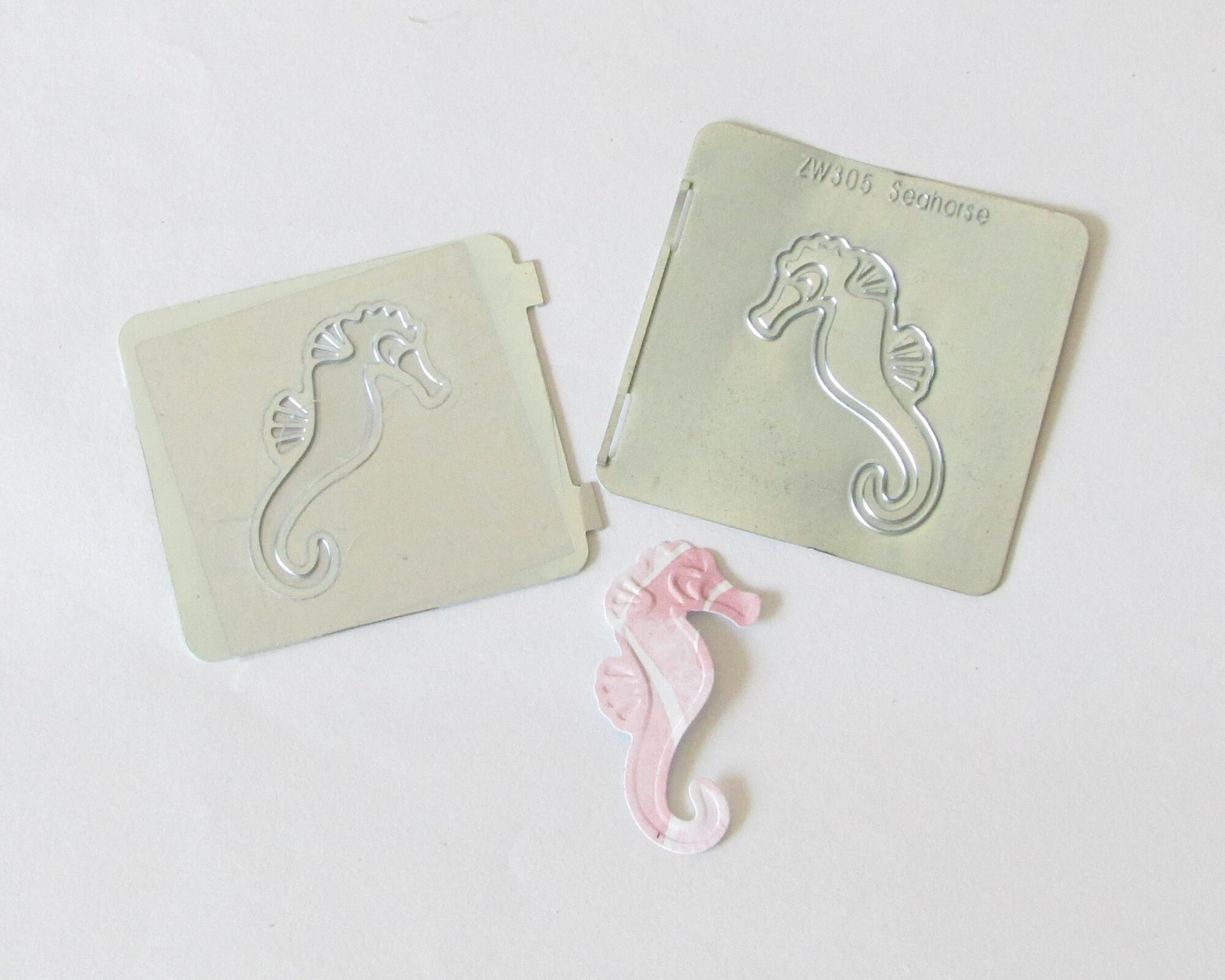 Small Metal Emboss and Cut Folders 2” AccuCut Stanzform Zip‘ e Snaps, Assorted Styles