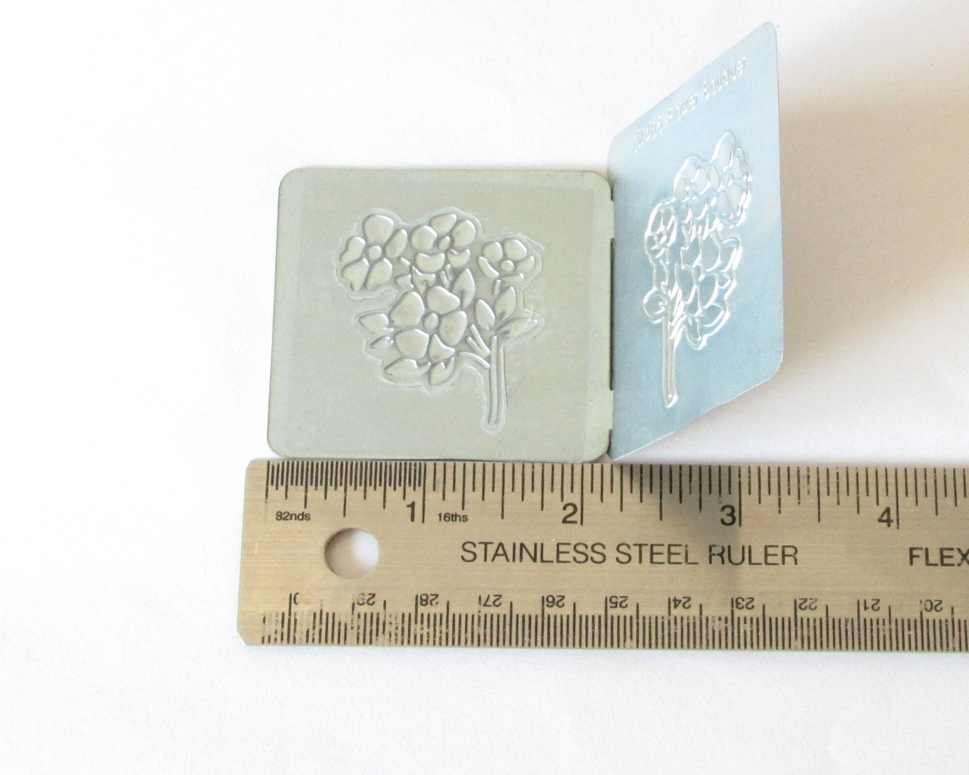 Small Metal Emboss and Cut Folders 2” AccuCut Stanzform Zip‘ e Snaps, Assorted Styles