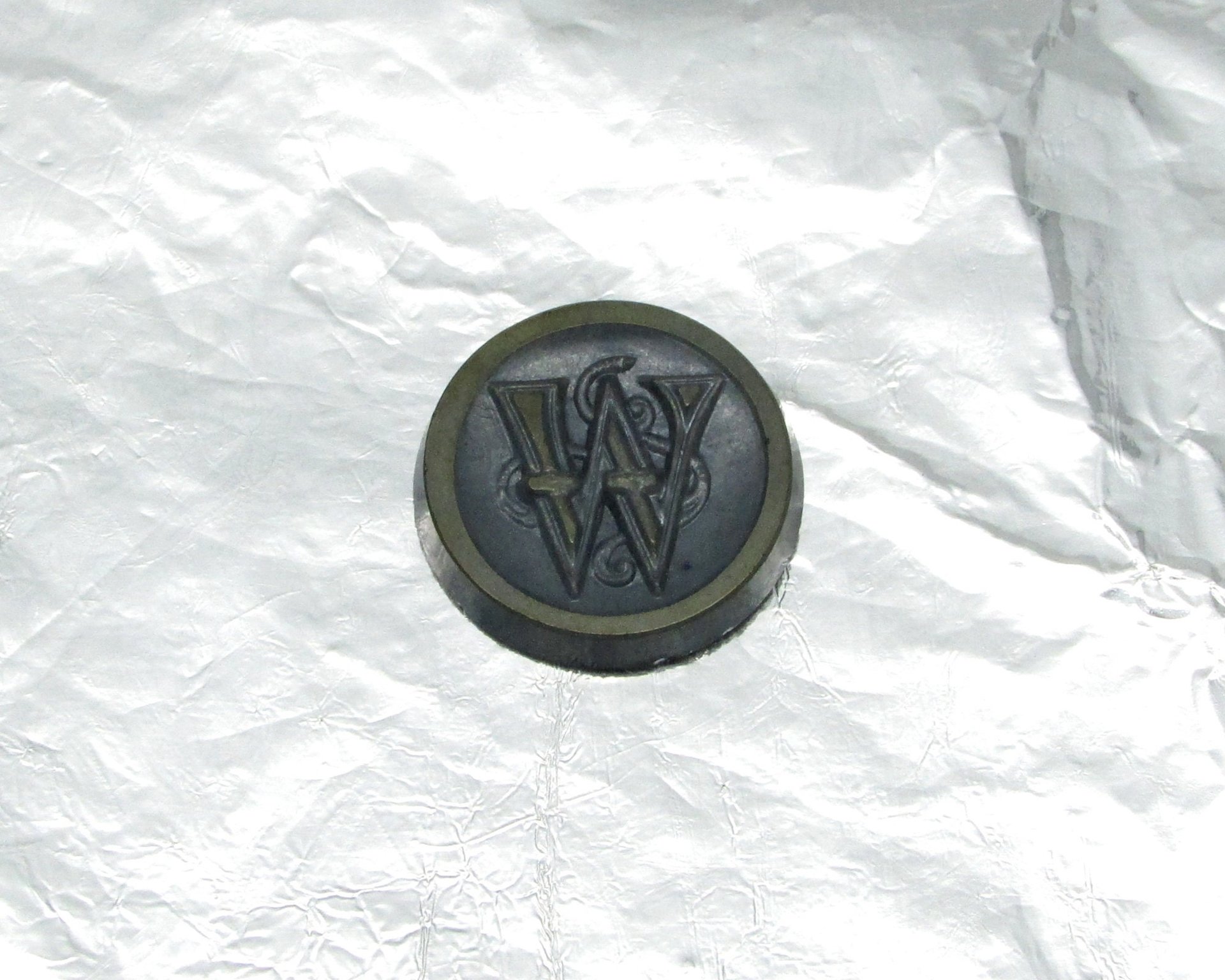 Vintage Letter Cabochon, 21mm Round Art Nouveau Initial