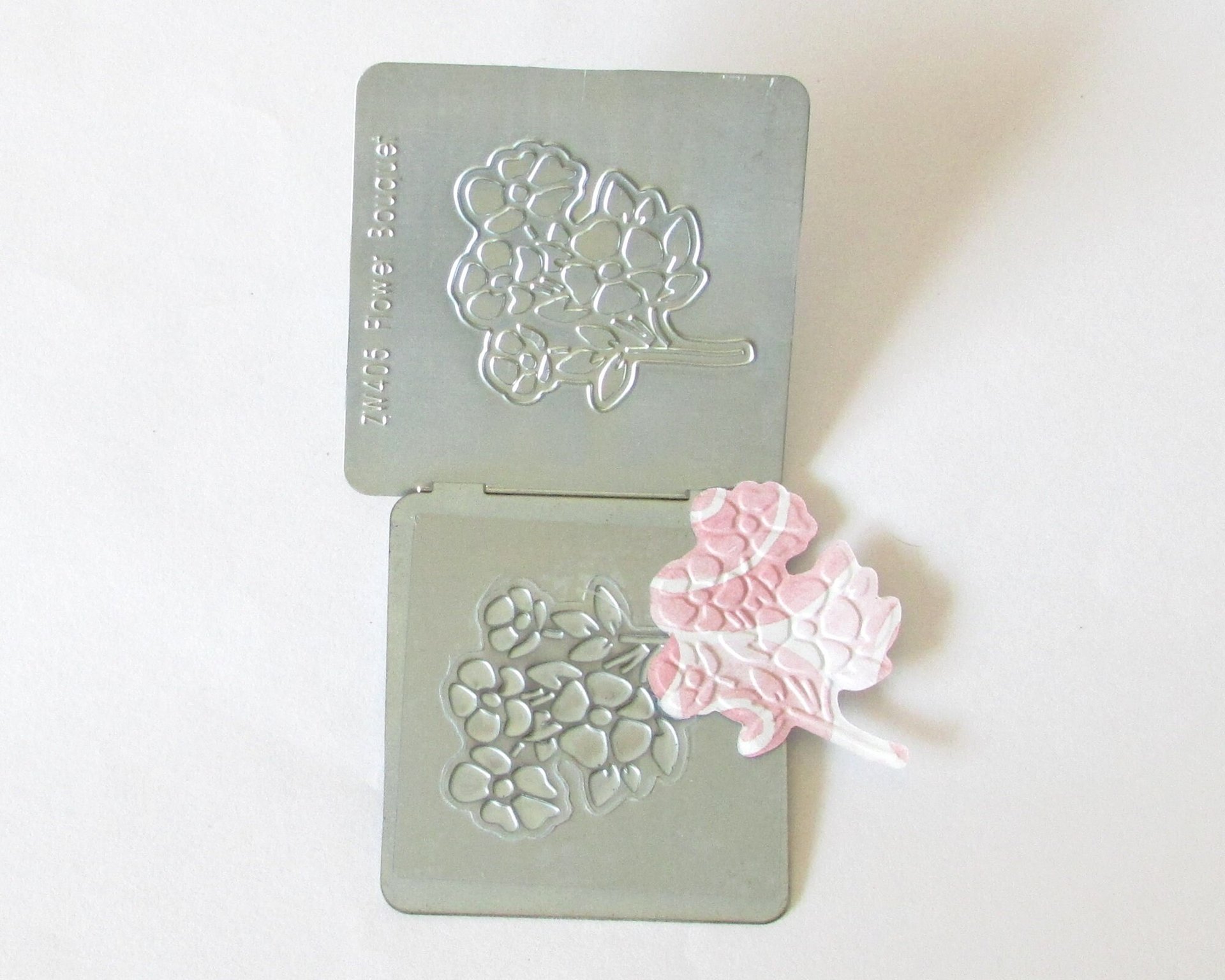 Small Metal Emboss and Cut Folders 2” AccuCut Stanzform Zip‘ e Snaps, Assorted Styles