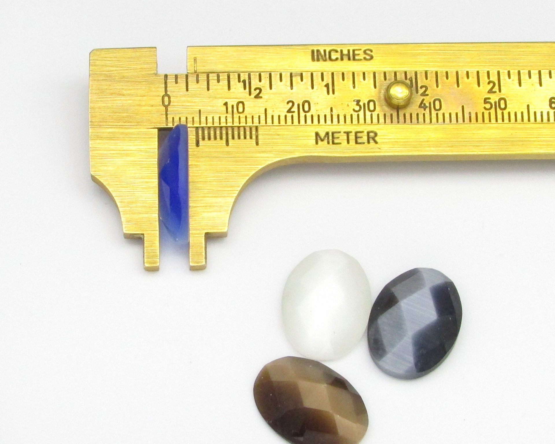 18x13mm Faceted Oval Fiber Optic Glass Cabochons