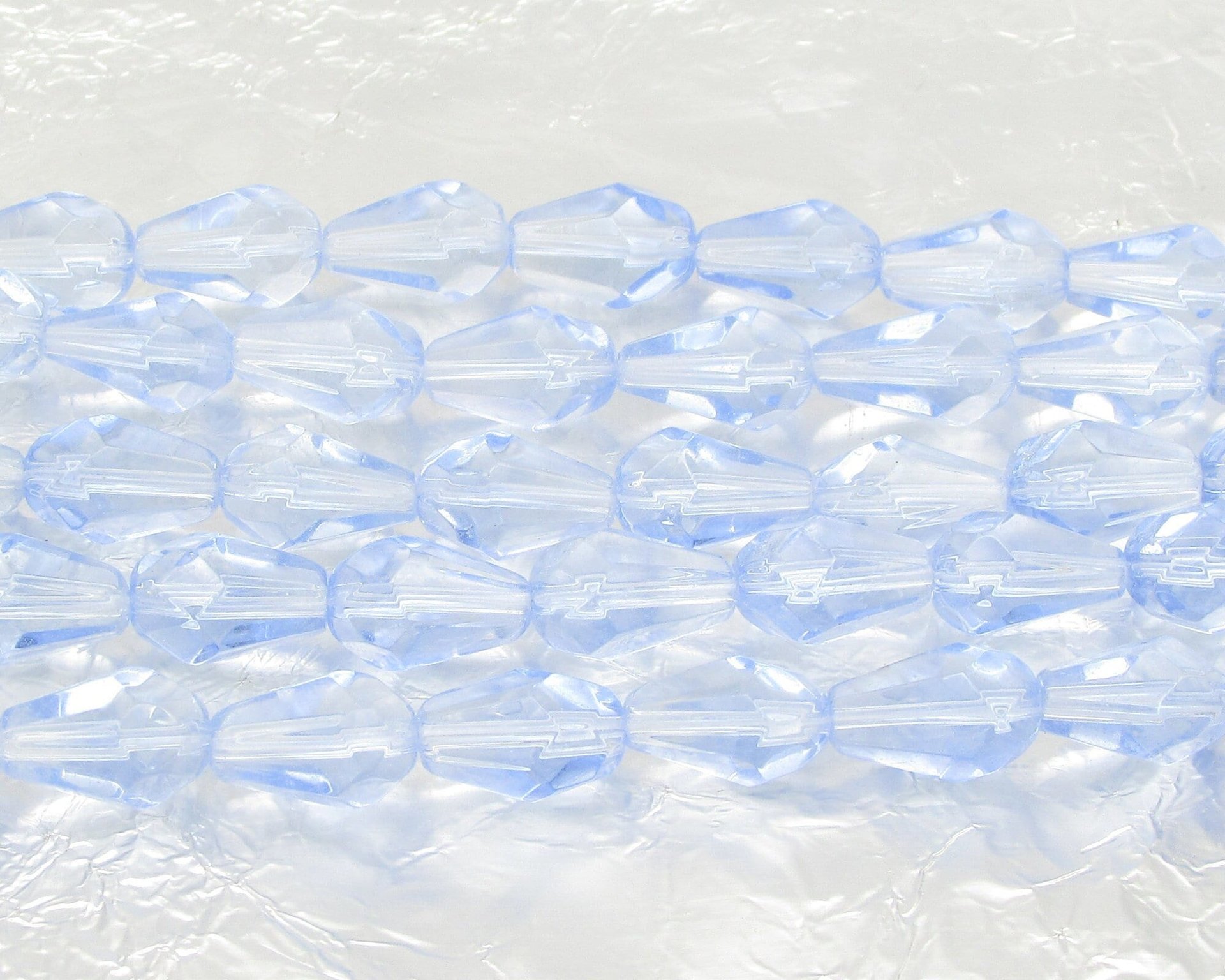 11x6.5mm Faceted Teardrops, Light Sapphire (35)