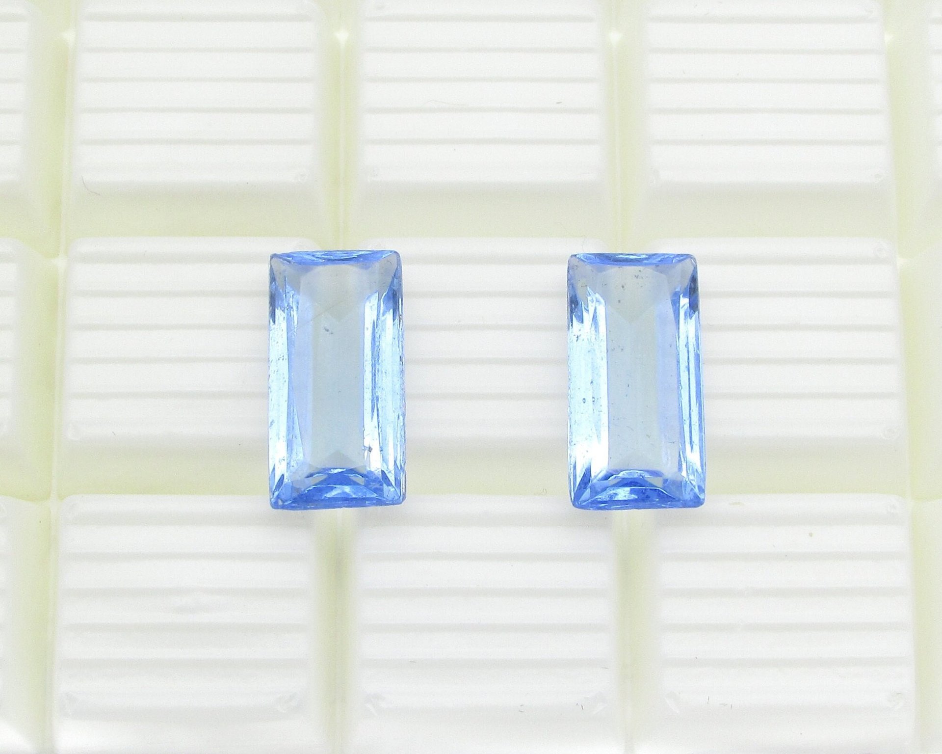19x9.5mm Rectangular Rhinestone Chatons, Unfoiled Sapphire Glass Gems (2)