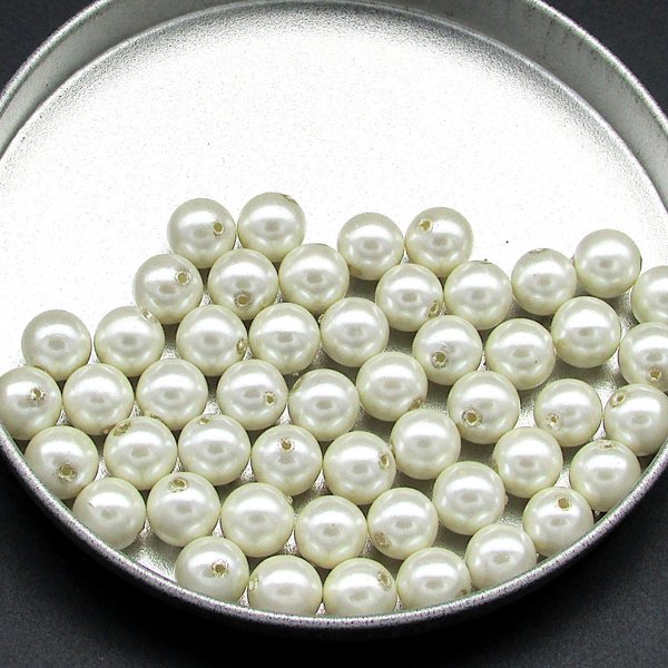 8mm Off White Vintage Faux Pearls (50pc)
