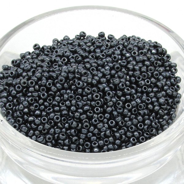 11/0 Round Seed Beads Hematite Gray (25g)
