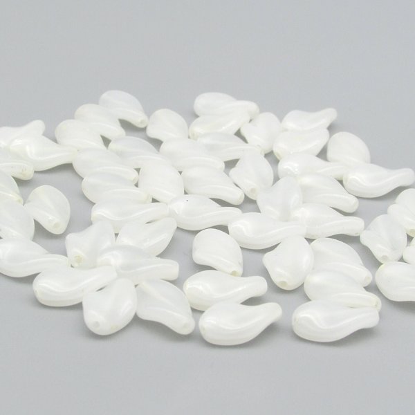 13x8mm Flat Twisted Diamonds, Alabaster White Glass Beads (50)