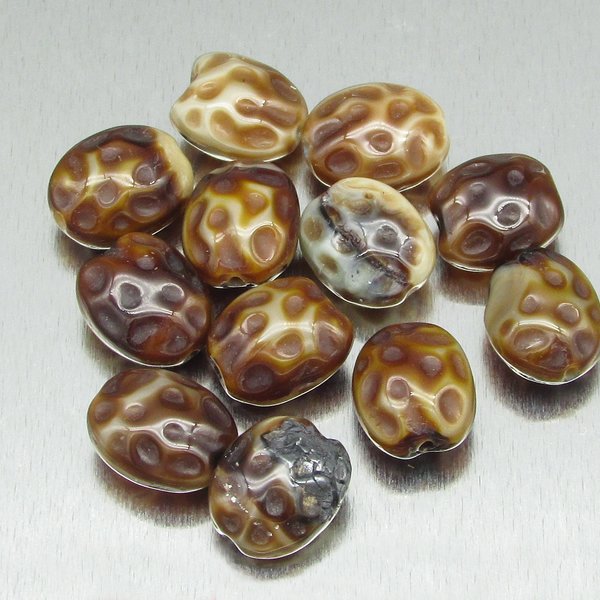11x9mm Dimpled Filigree Oval Beads, Vintage Czech Pressed Glass (12)